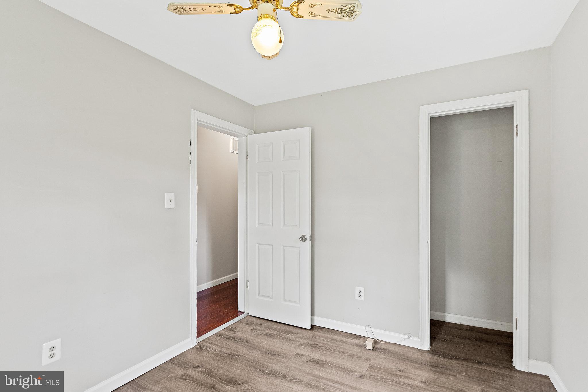 YORKSHIRE VILLAGE - Residential