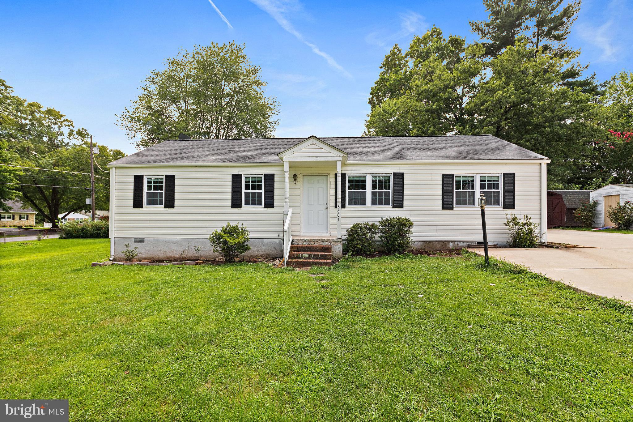 YORKSHIRE VILLAGE - Residential