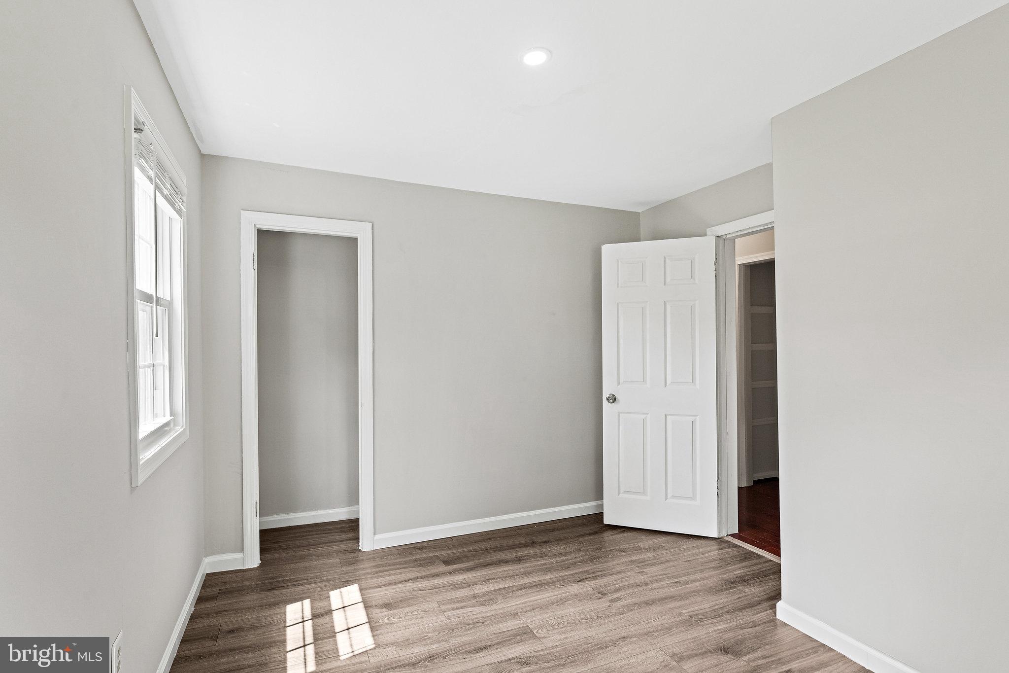 YORKSHIRE VILLAGE - Residential