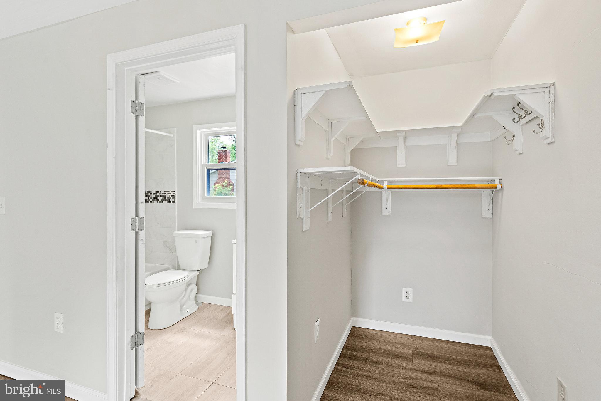 YORKSHIRE VILLAGE - Residential