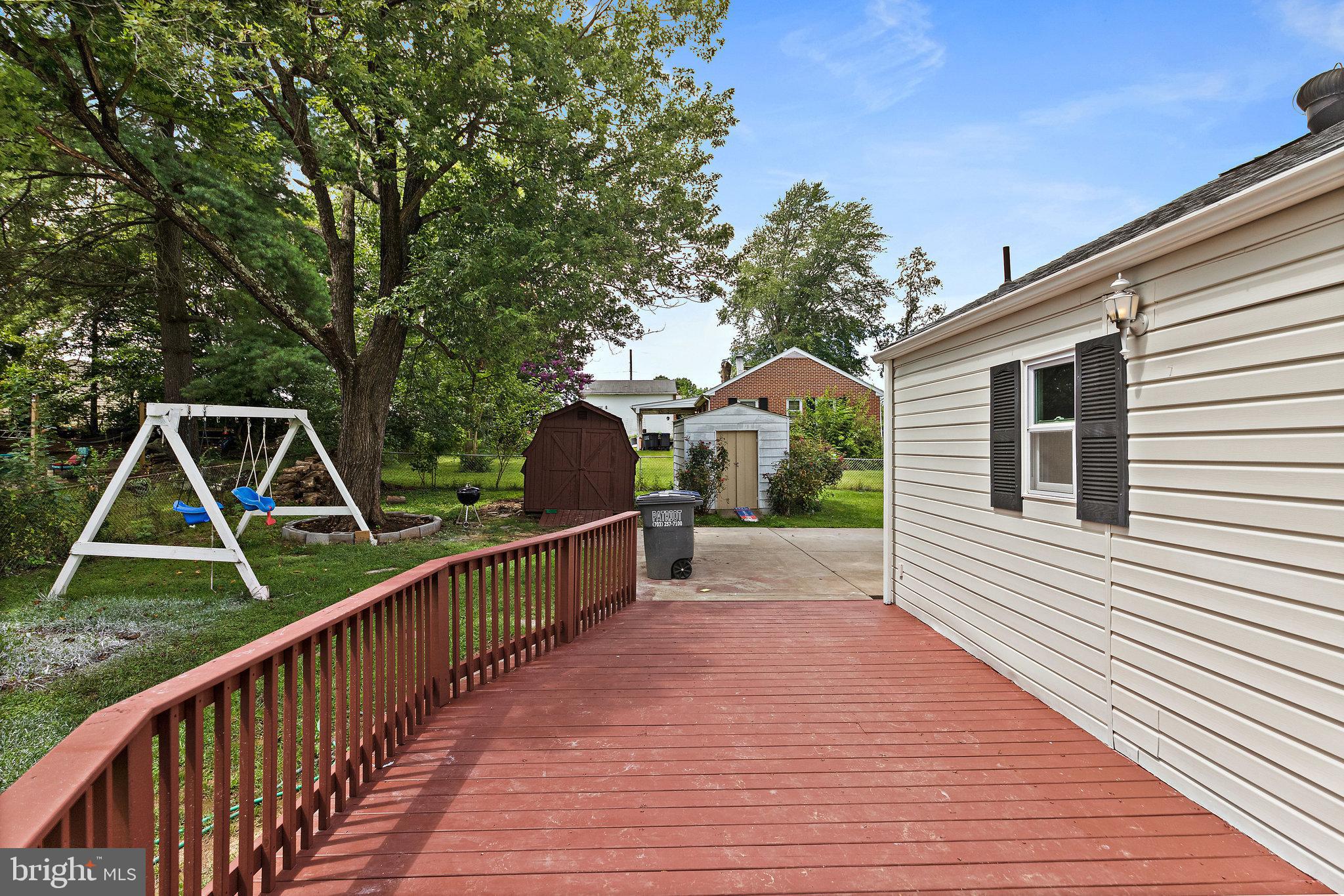 YORKSHIRE VILLAGE - Residential