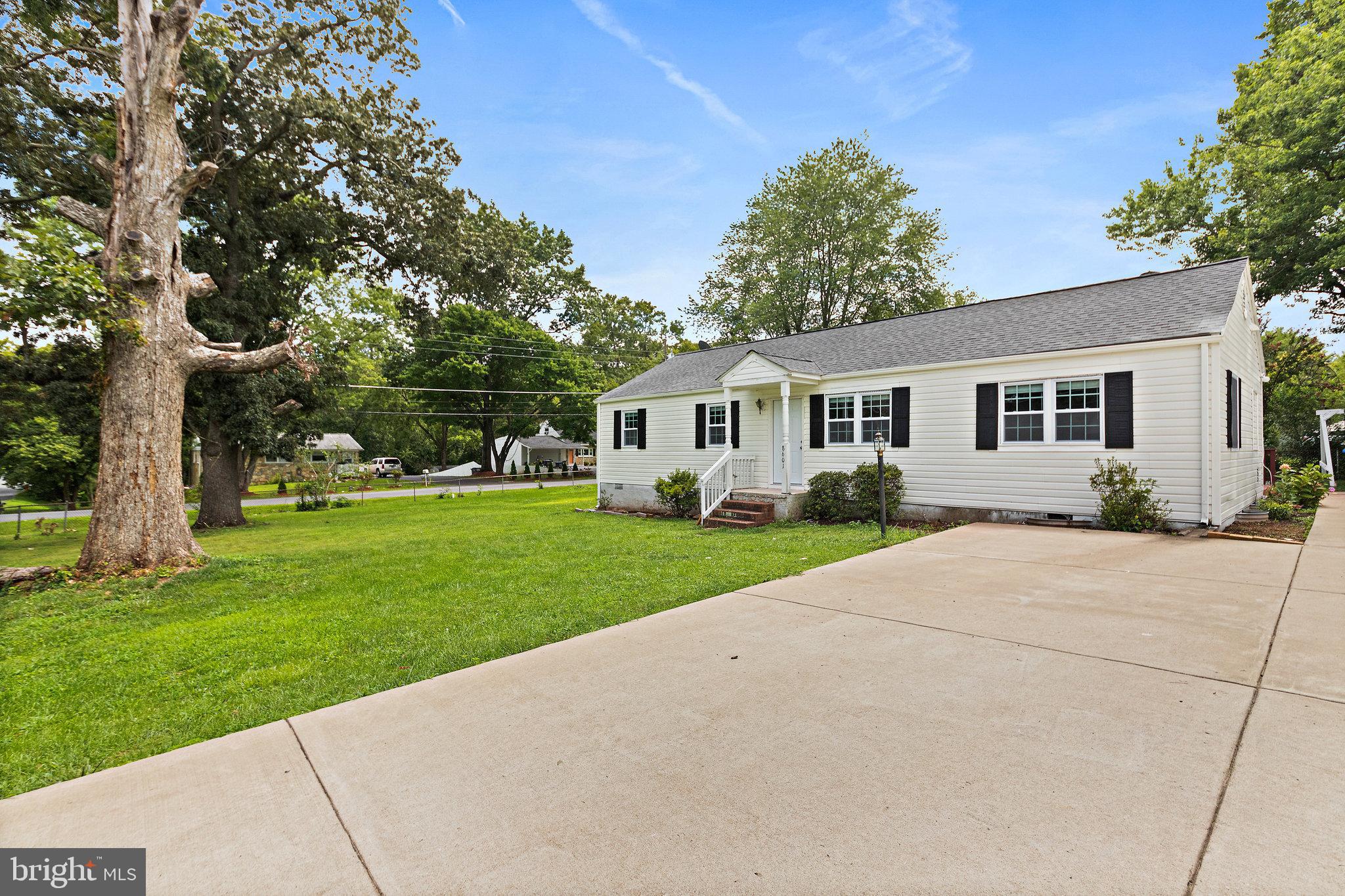 YORKSHIRE VILLAGE - Residential