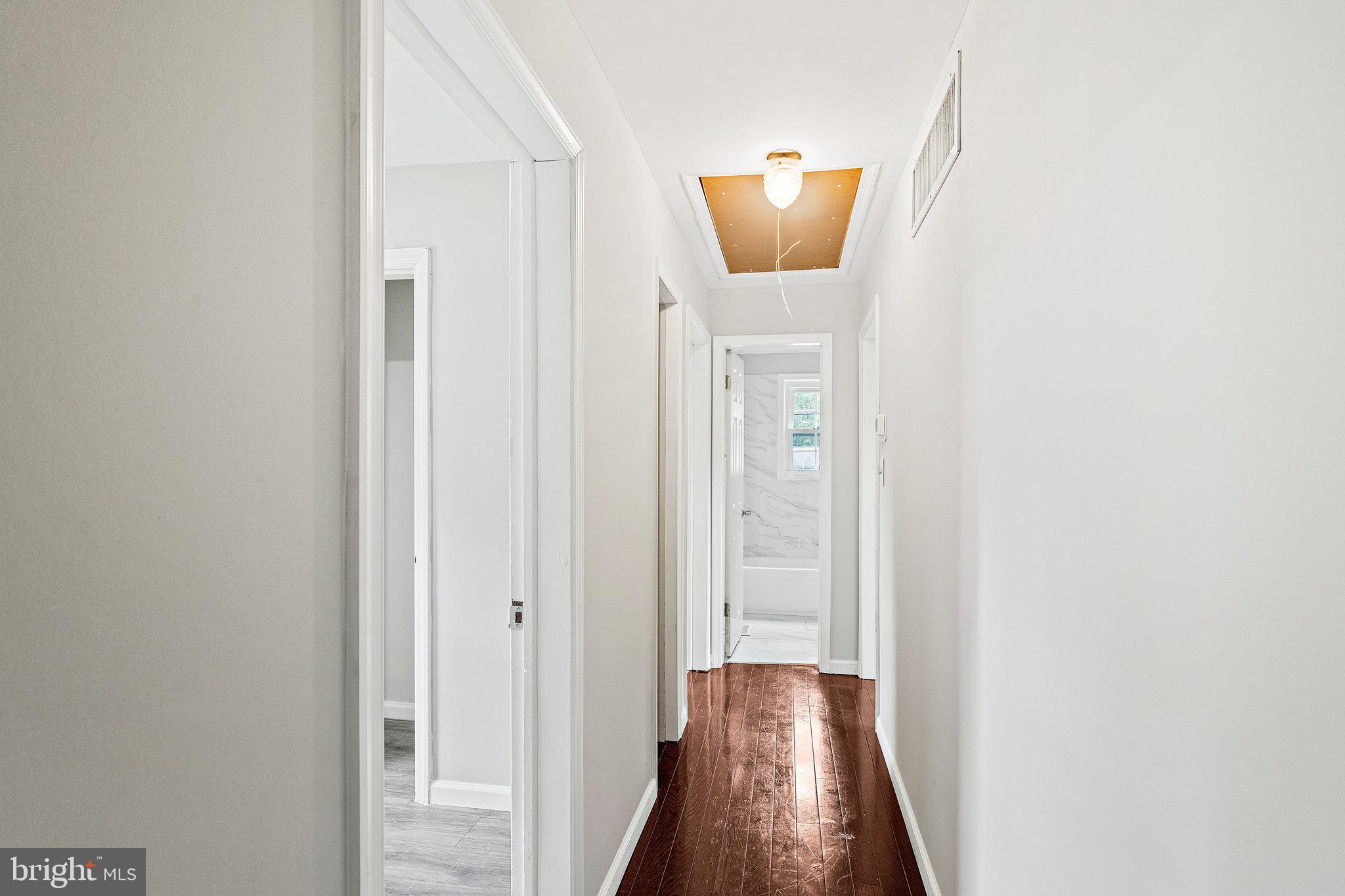 YORKSHIRE VILLAGE - Residential