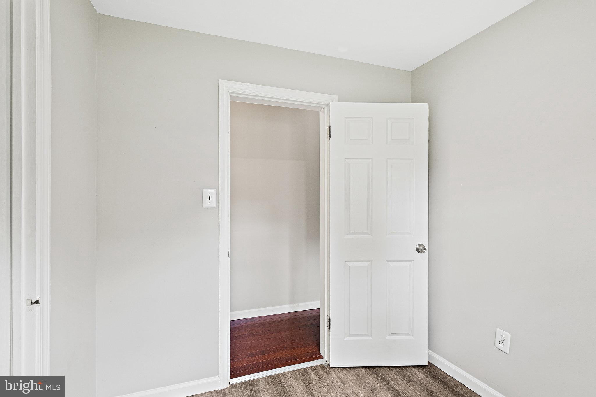 YORKSHIRE VILLAGE - Residential