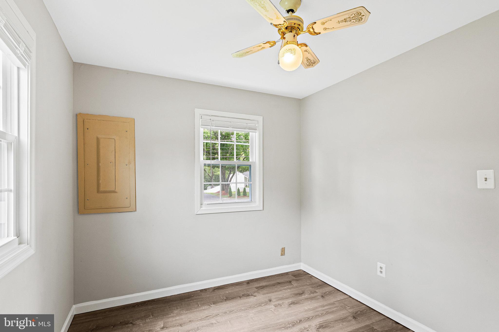 YORKSHIRE VILLAGE - Residential