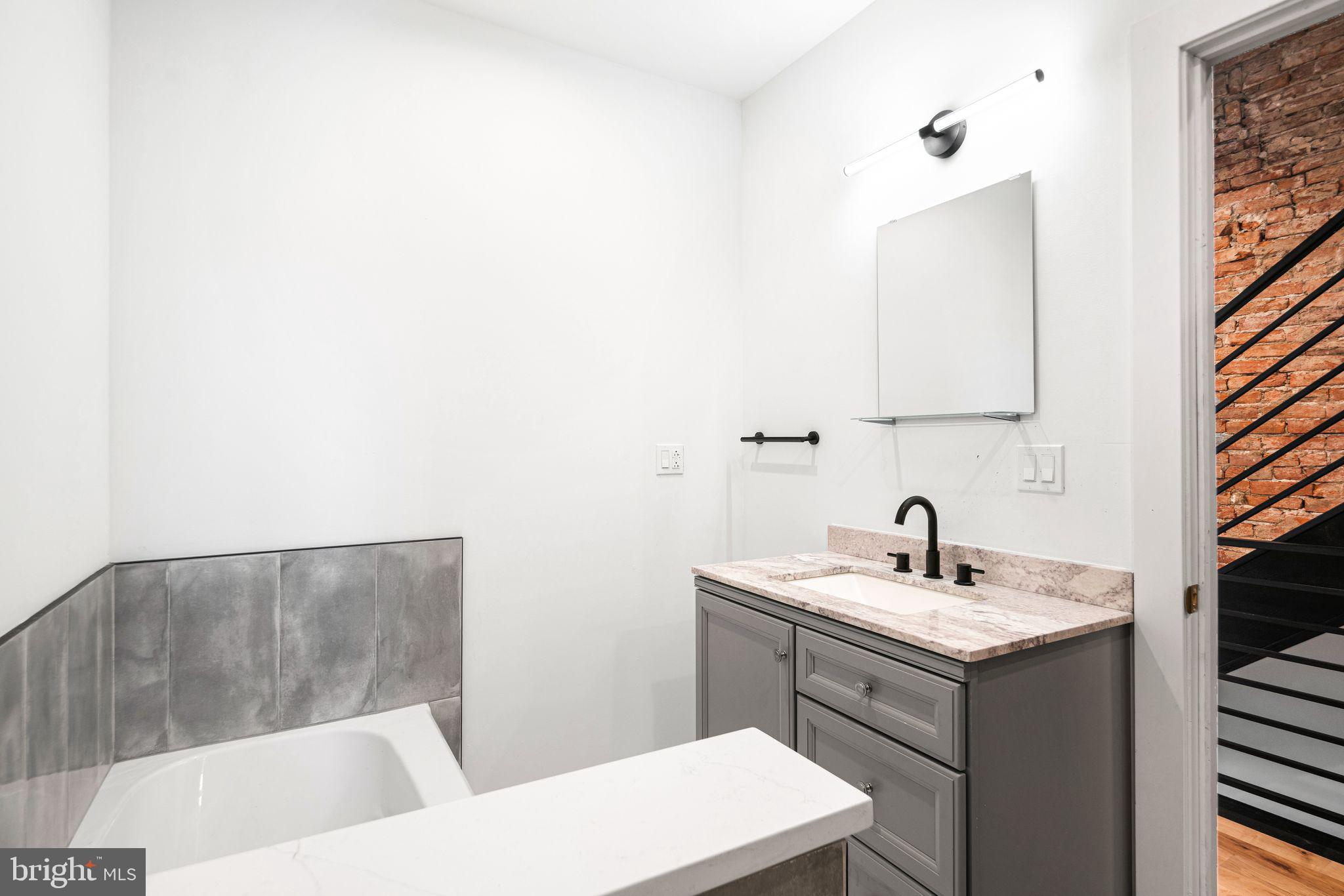 PASSYUNK SQUARE - Residential