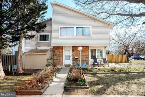 Townhouse For Sale - 13046 Thyme Court<br/> GERMANTOWN, MD 20874