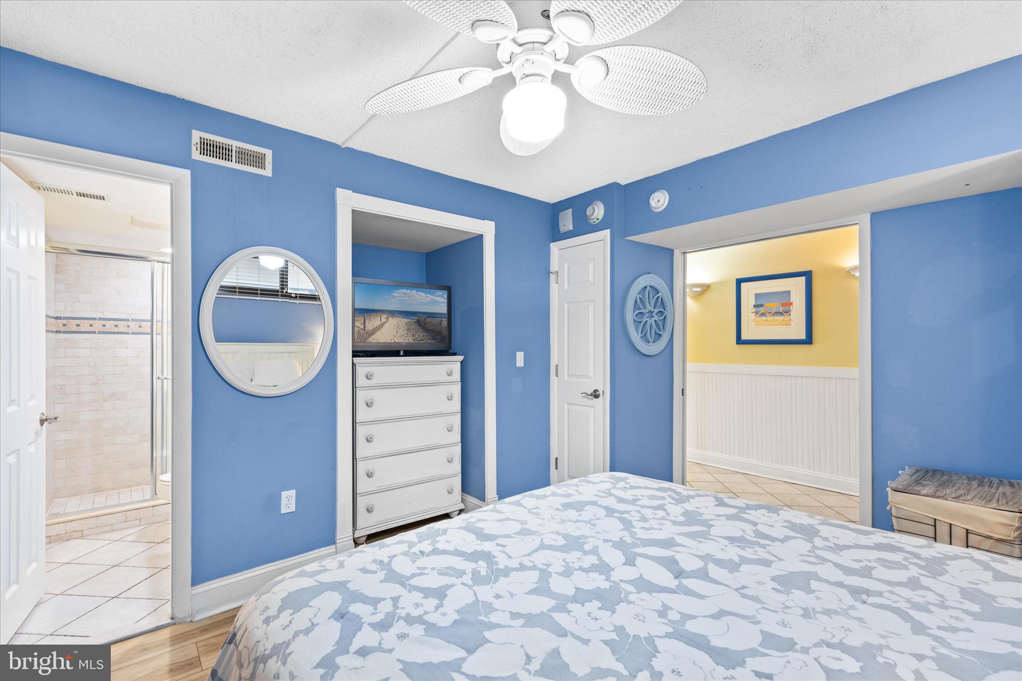 SEA COLONY EAST - Residential