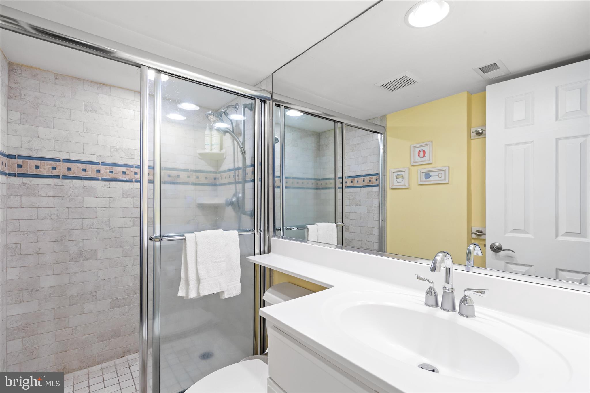 SEA COLONY EAST - Residential