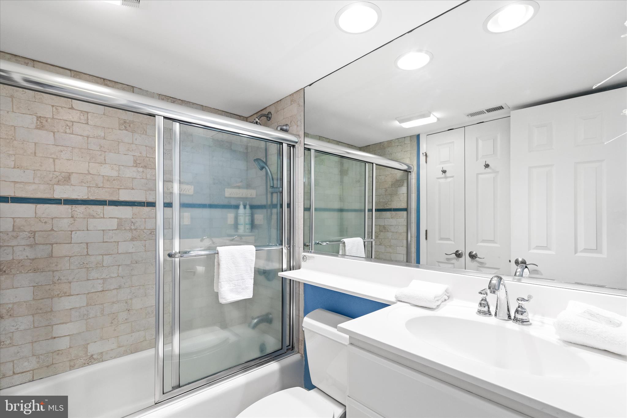 SEA COLONY EAST - Residential