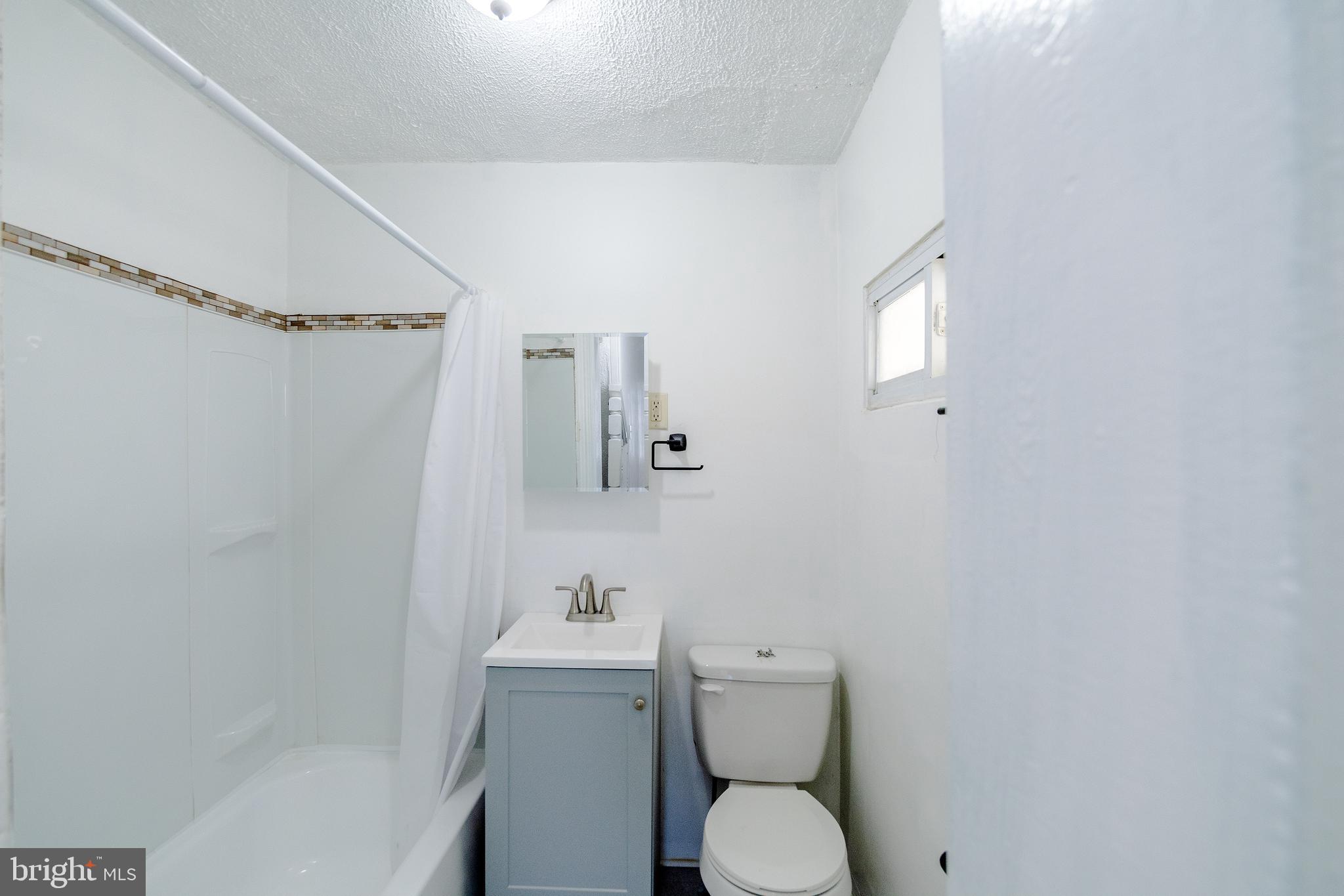 NORRIS SQUARE - Residential Lease