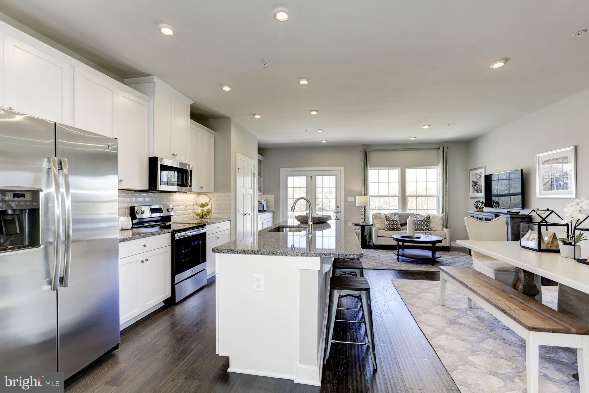 LARGO CRESCENT - Residential