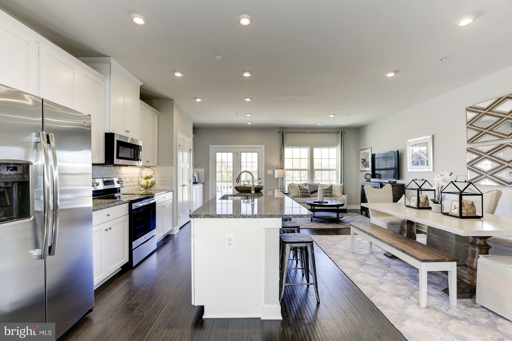 LARGO CRESCENT - Residential