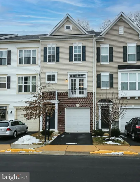 822 Savile Row Terrace, Purcellville, VA MLS: VALO2096390