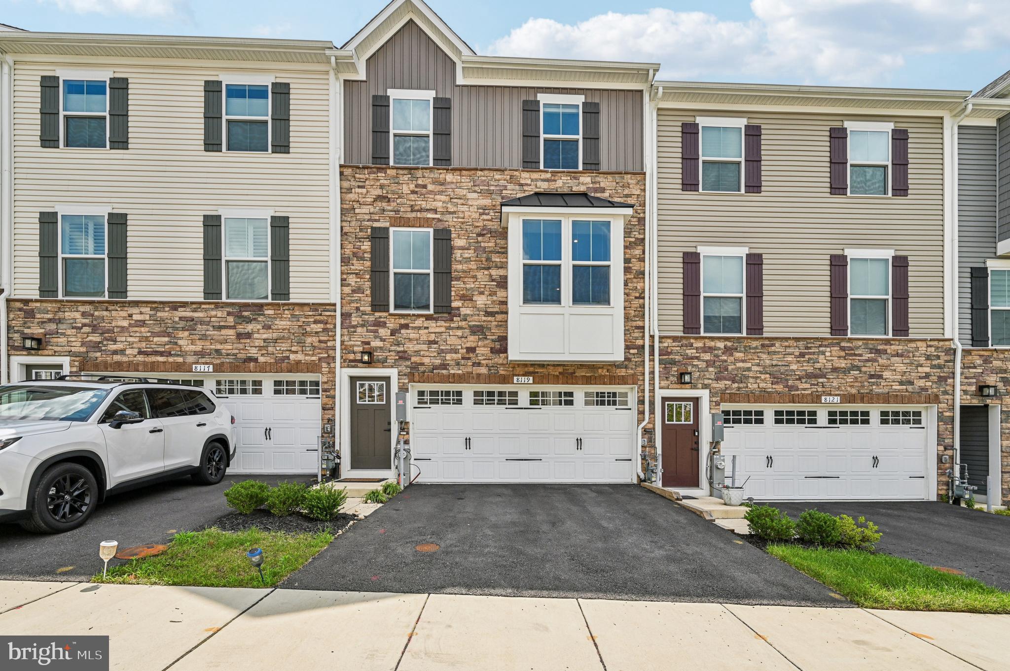 8119 PRIMROSE LANE