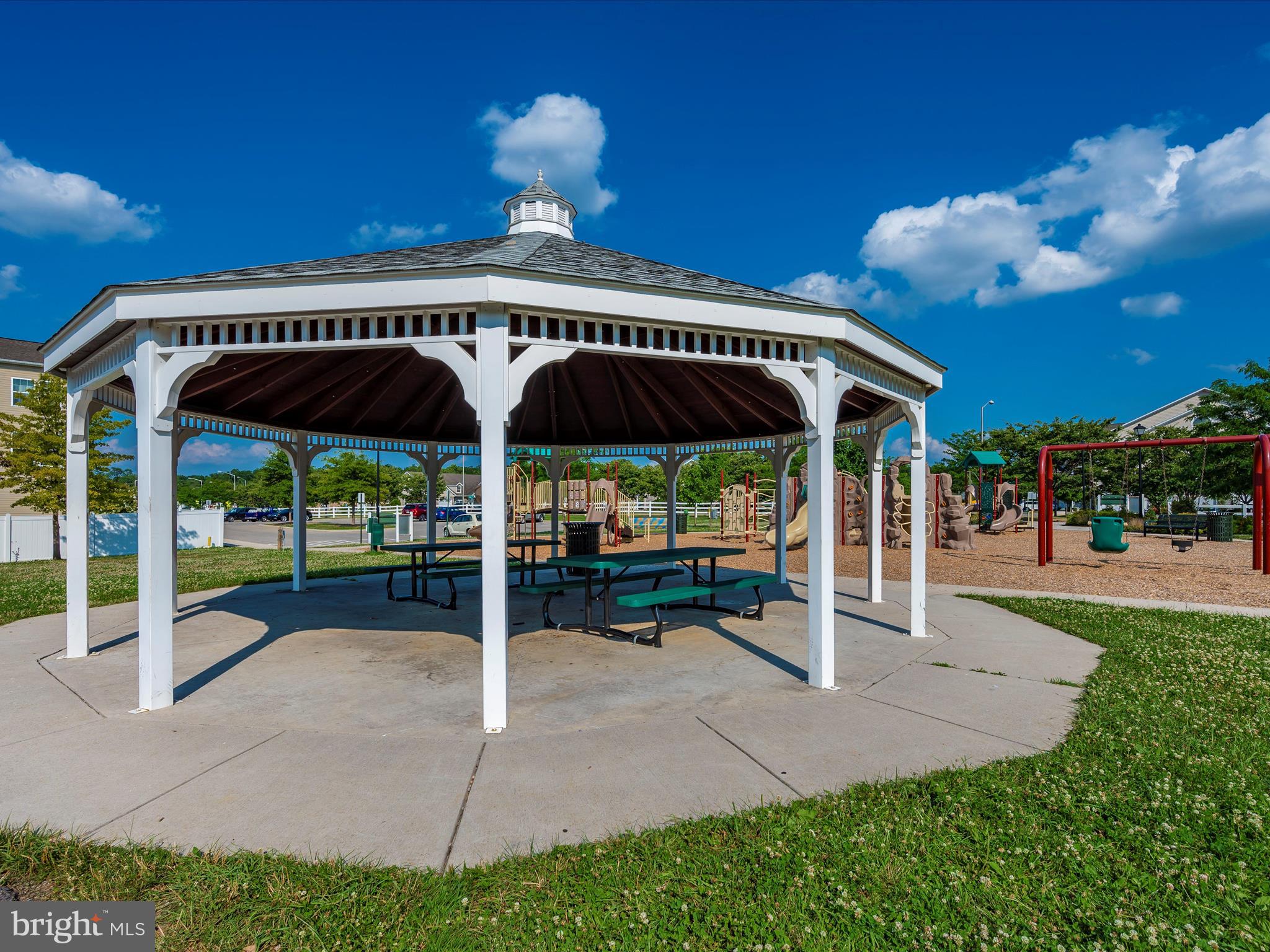 COLLEGIATE ACRES - Residential