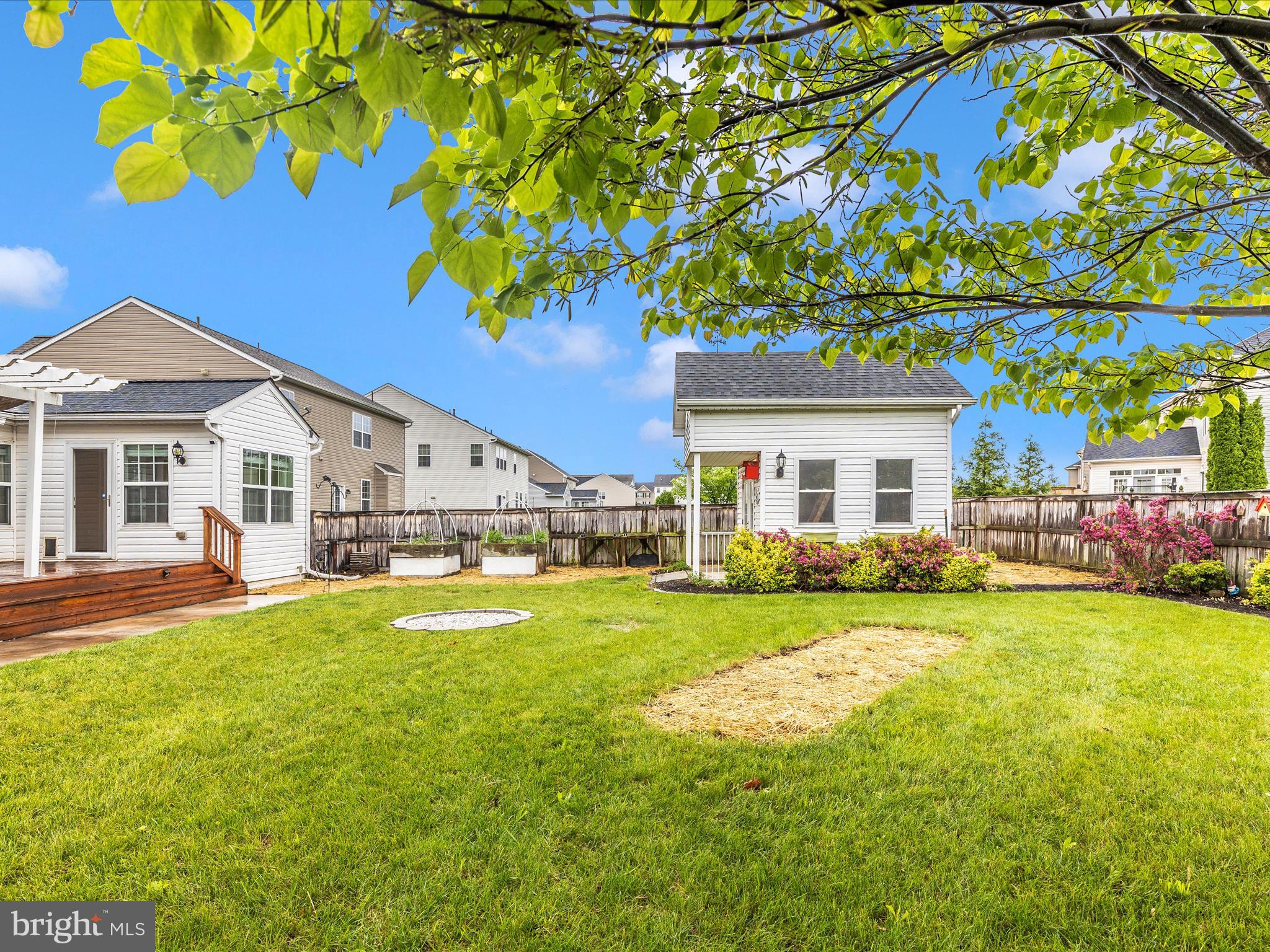 COLLEGIATE ACRES - Residential