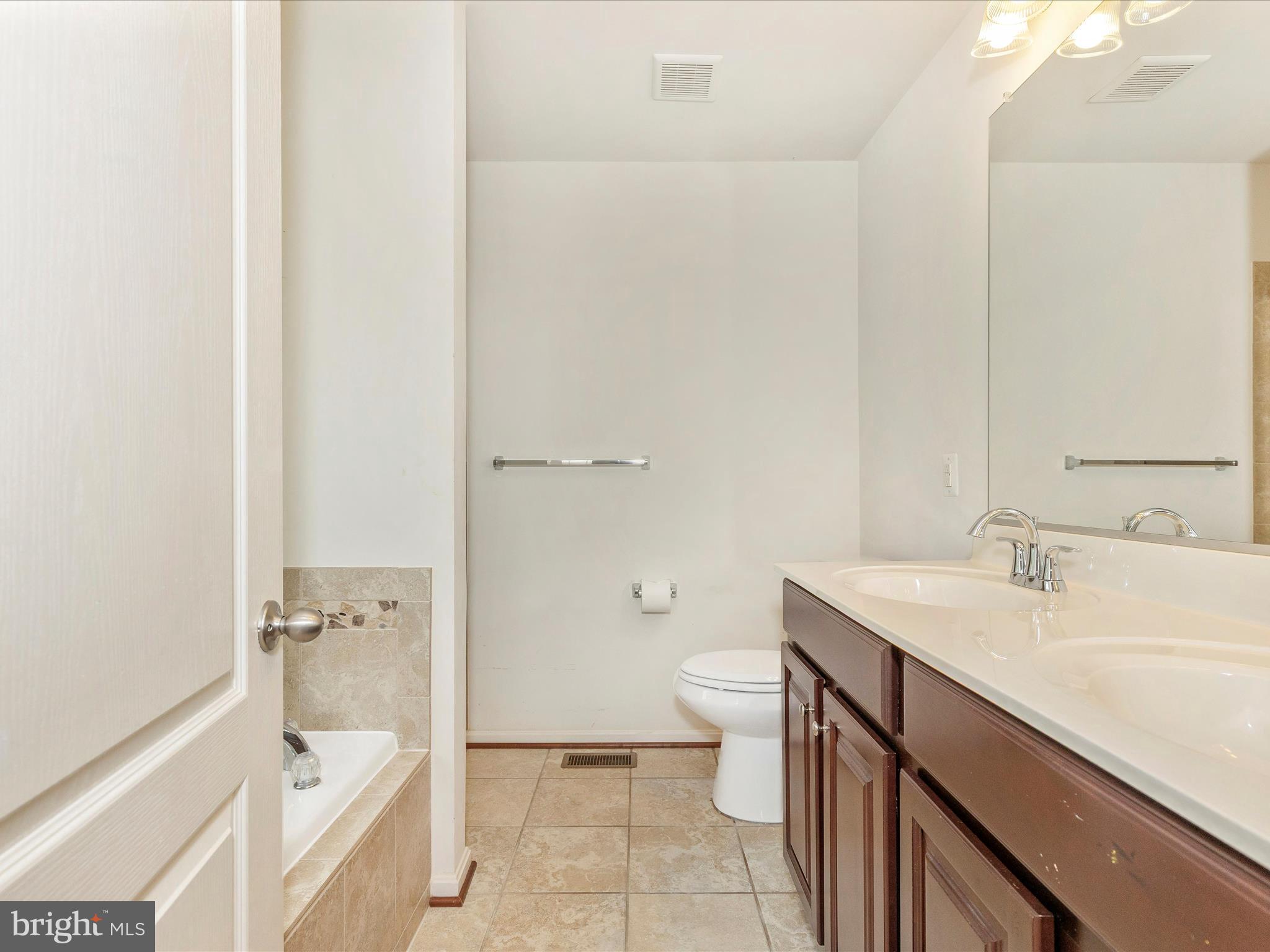 COLLEGIATE ACRES - Residential