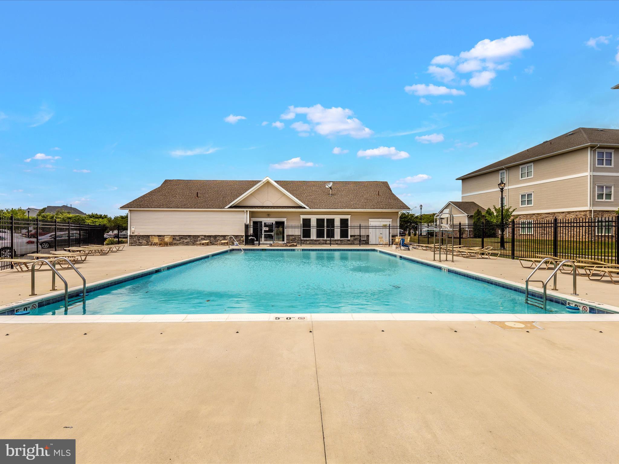 COLLEGIATE ACRES - Residential