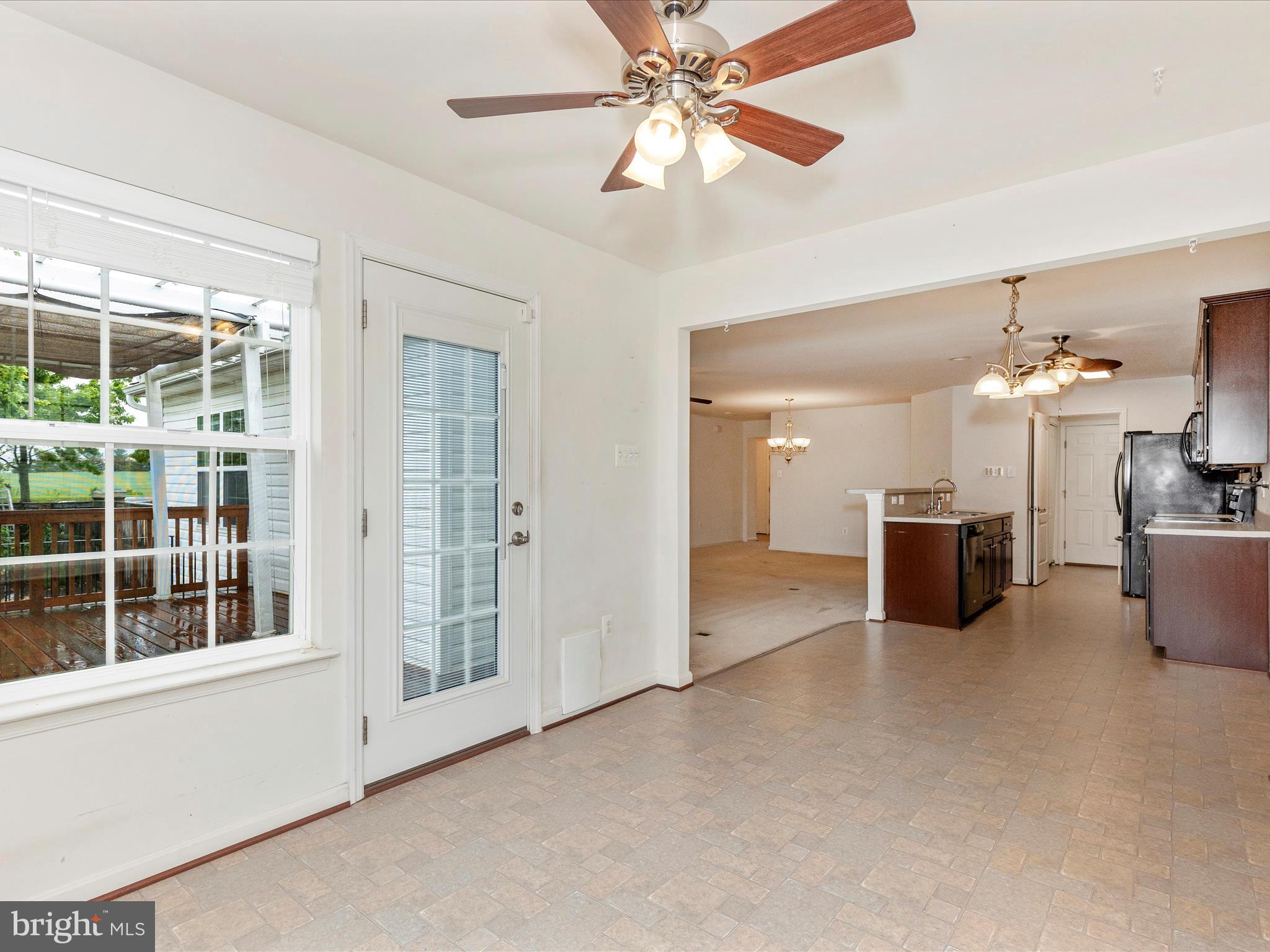 COLLEGIATE ACRES - Residential