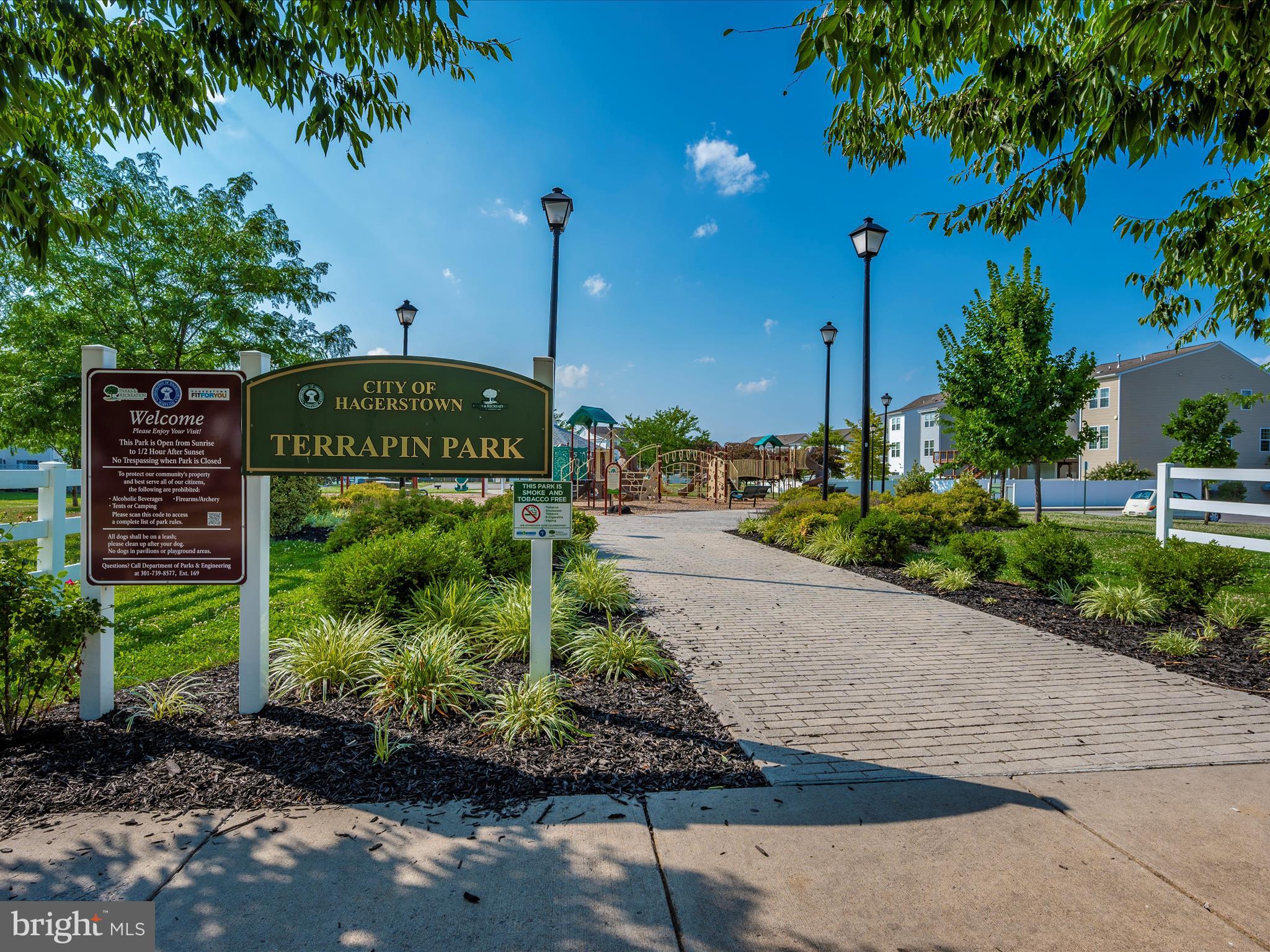 COLLEGIATE ACRES - Residential