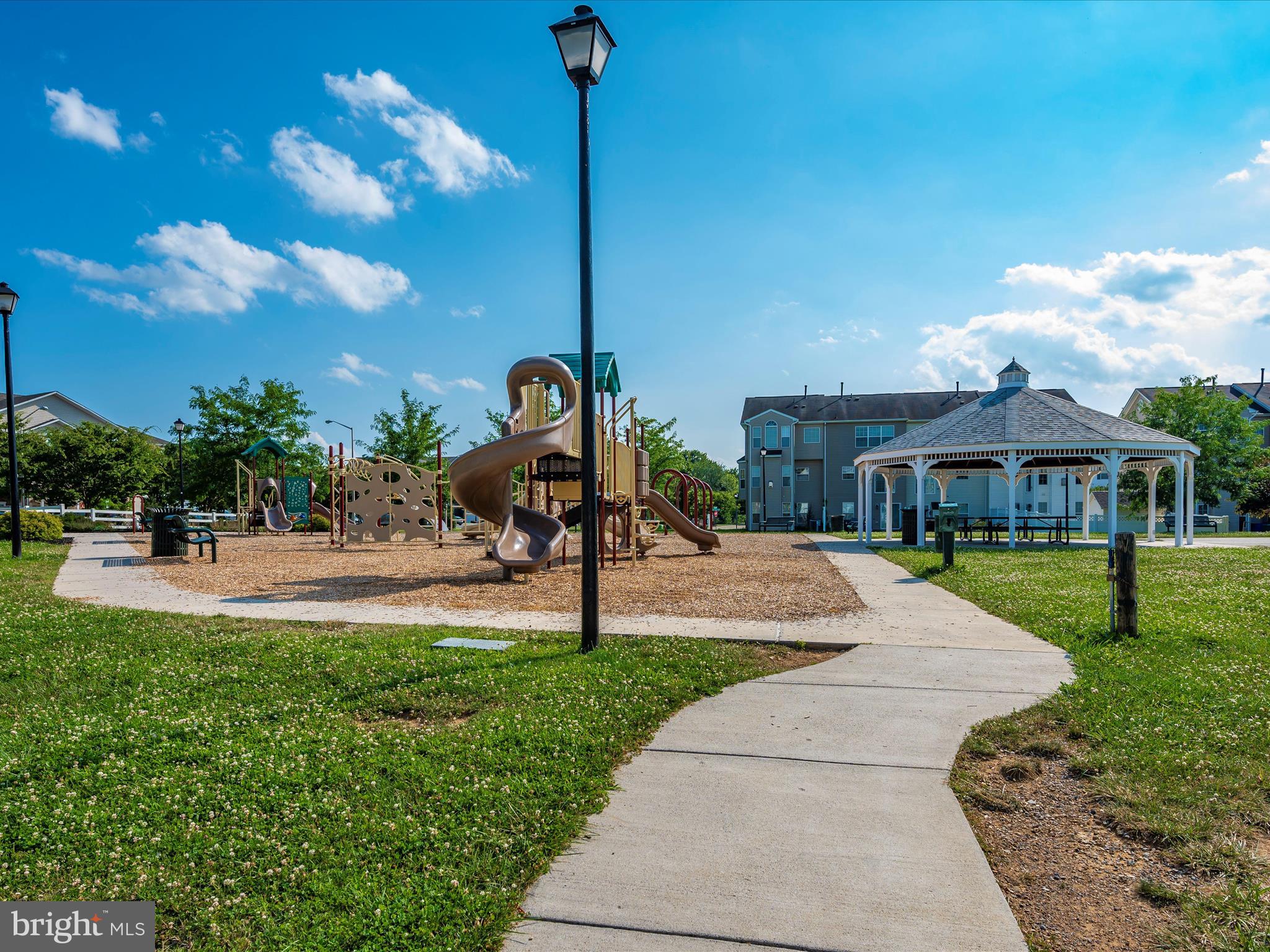 COLLEGIATE ACRES - Residential