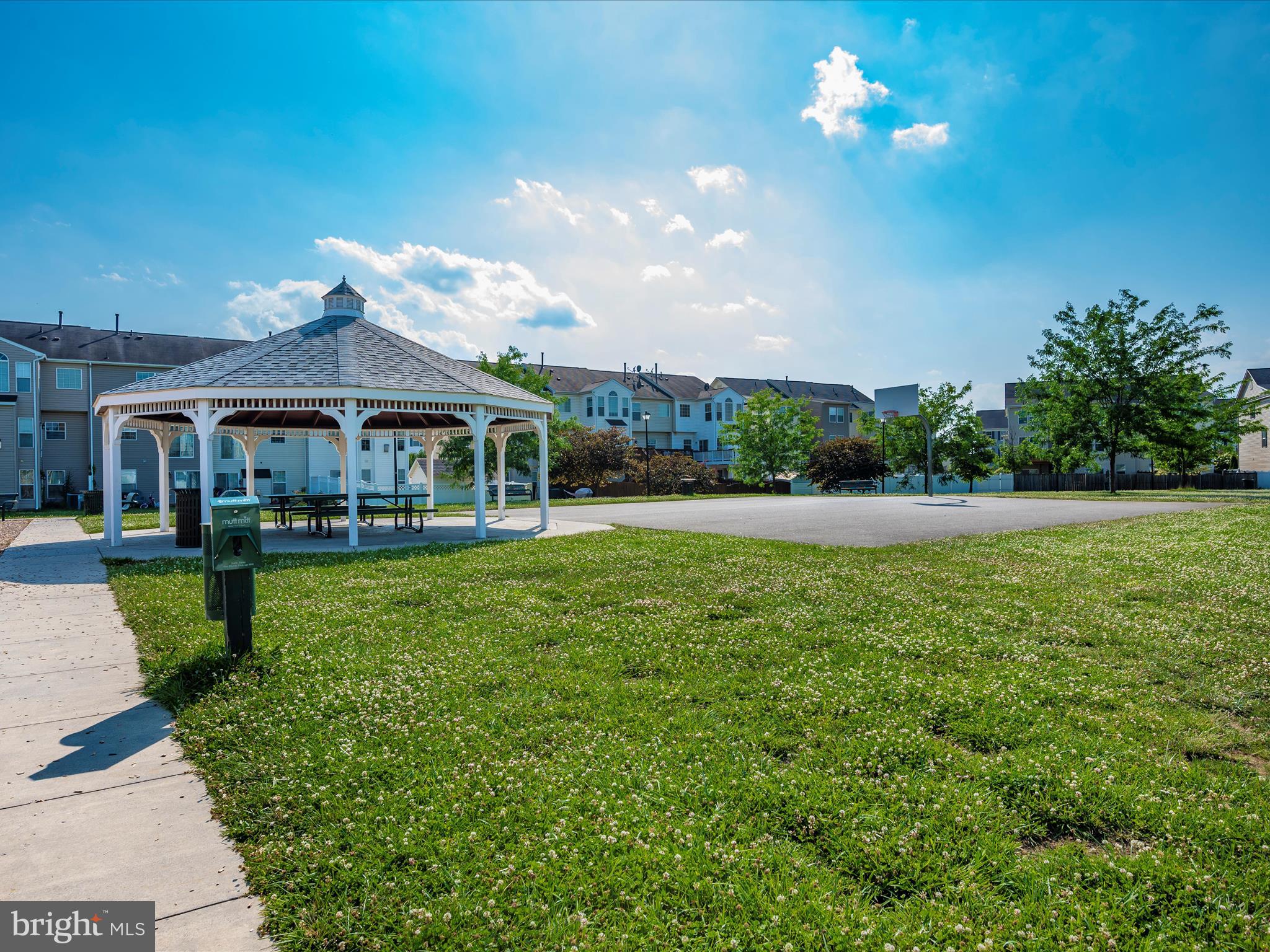 COLLEGIATE ACRES - Residential