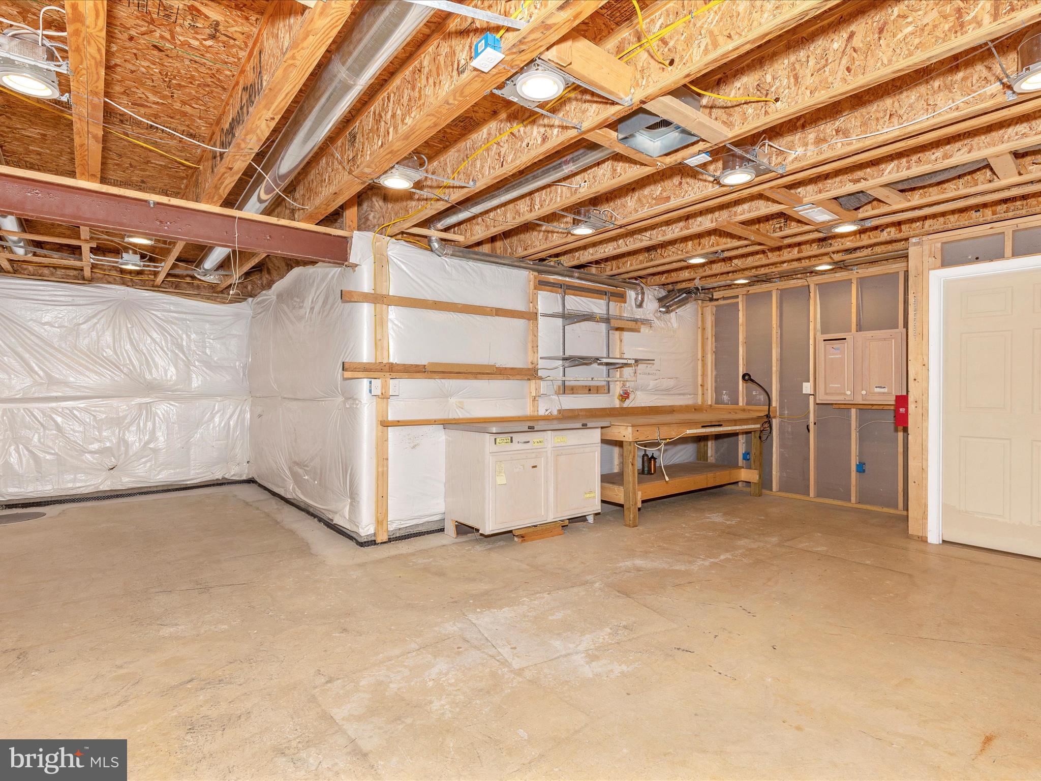 COLLEGIATE ACRES - Residential