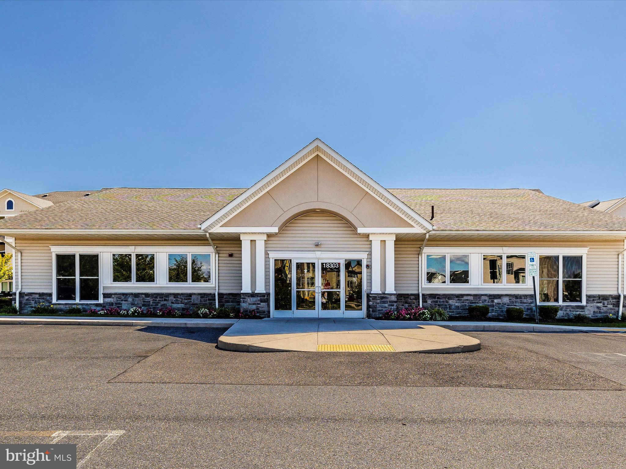 COLLEGIATE ACRES - Residential