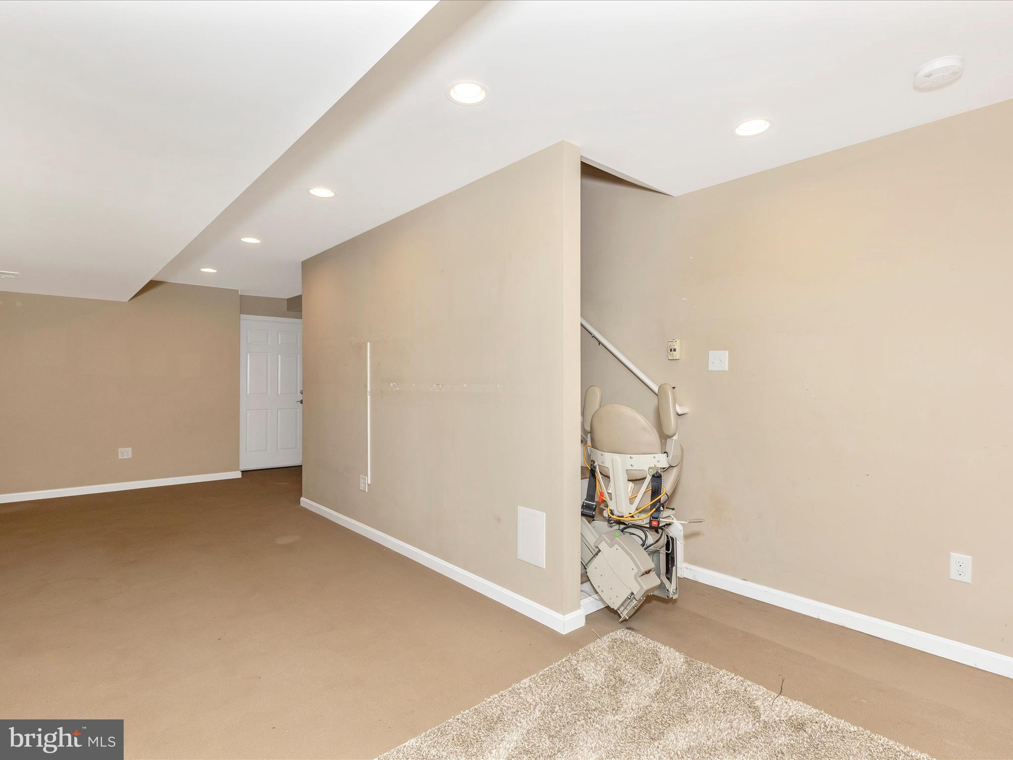 COLLEGIATE ACRES - Residential