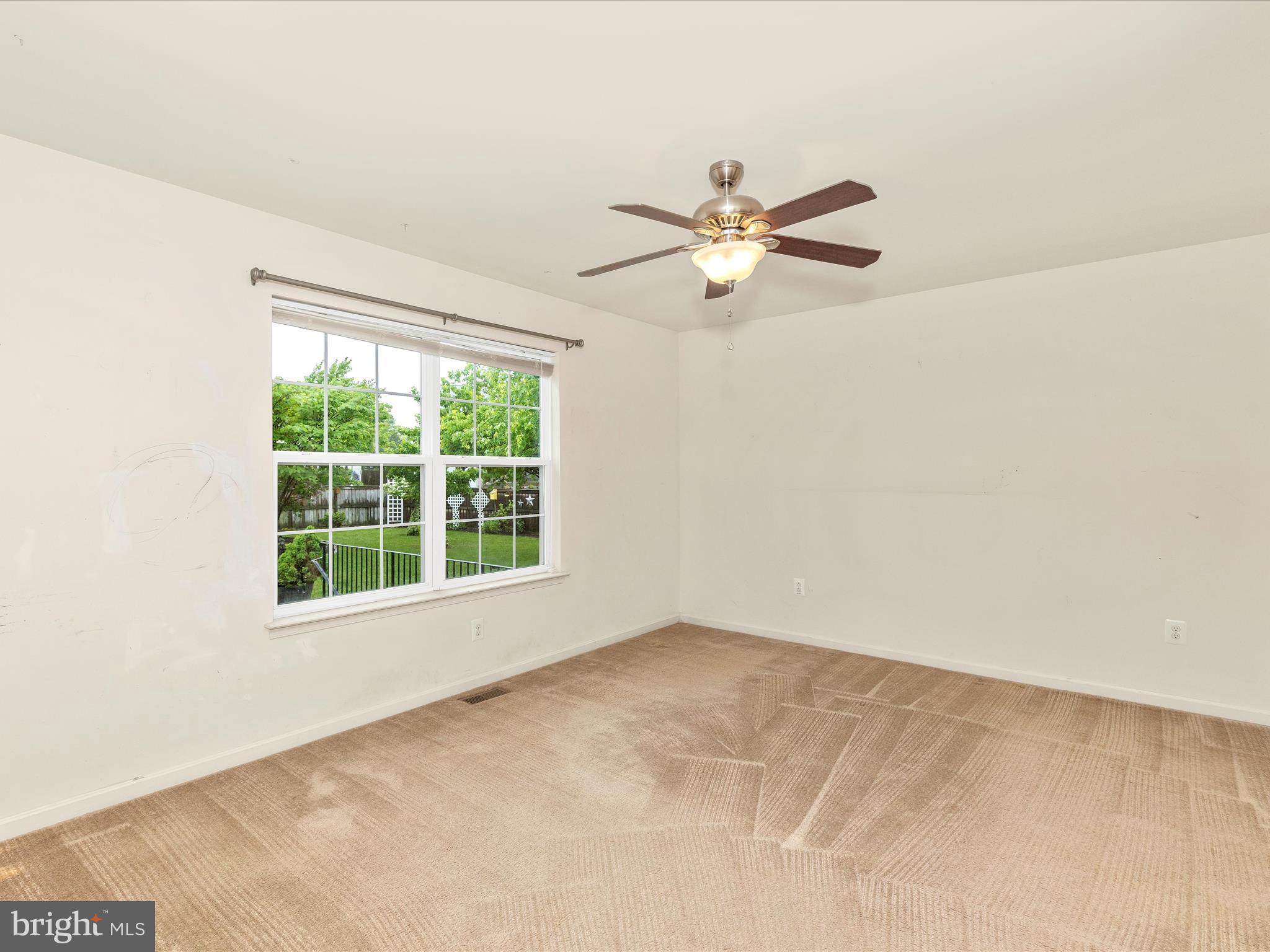 COLLEGIATE ACRES - Residential