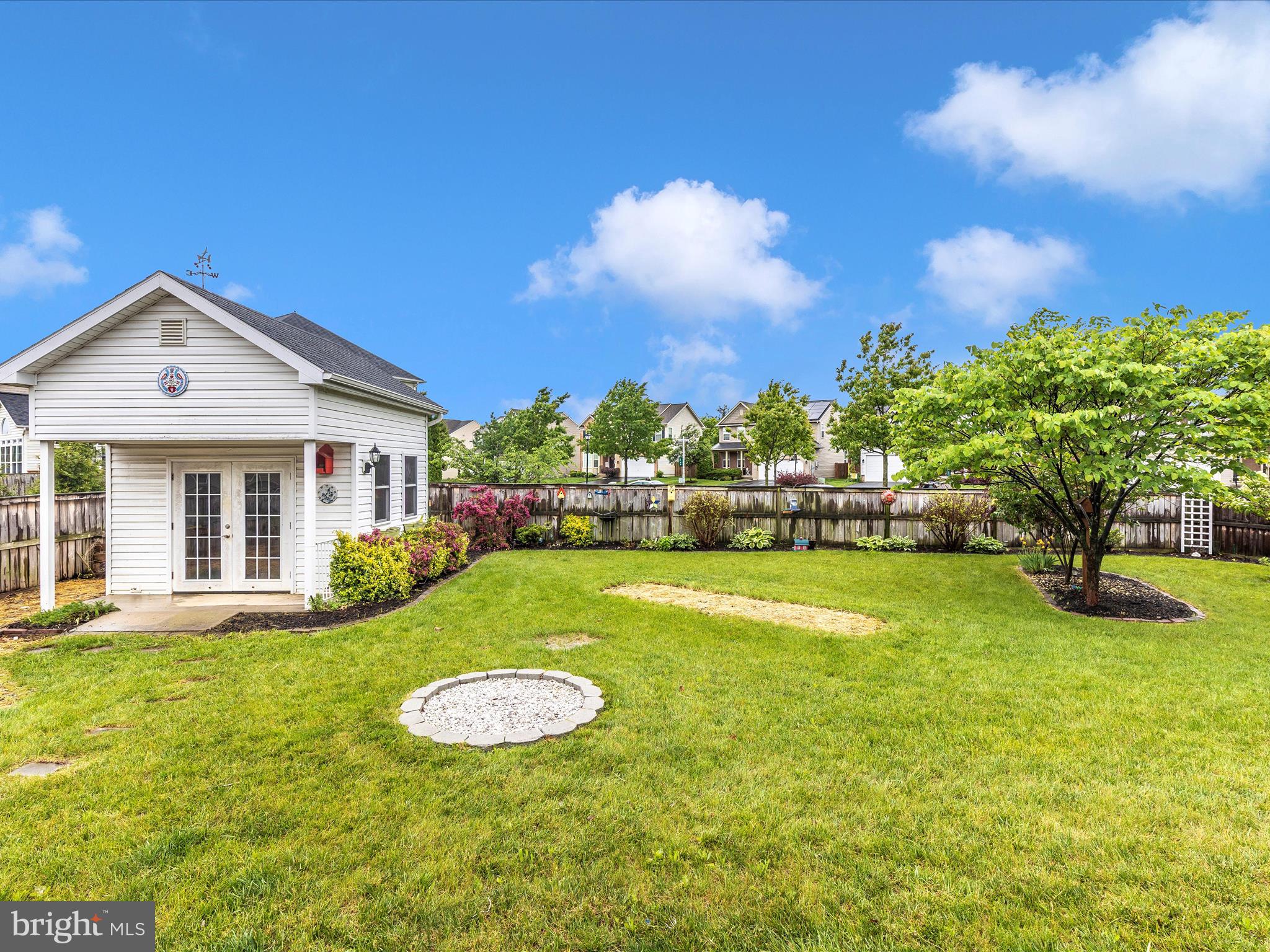 COLLEGIATE ACRES - Residential