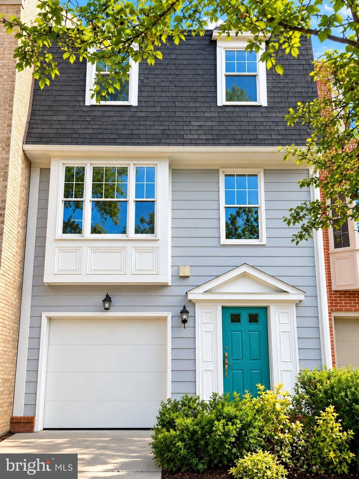 Photo 1 of 21 — 104 W LOCUST STREET, OCCOQUAN, VA 22125