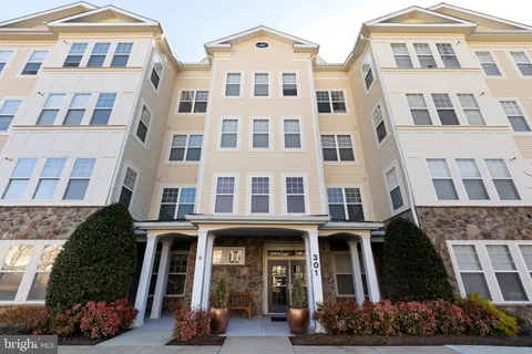 301 High Gables Drive Unit 109, Gaithersburg, MD MLS: MDMC2166642