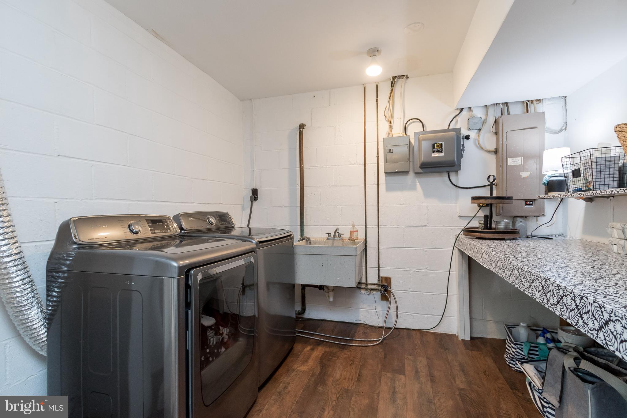 OAKDALE PARK - Residential