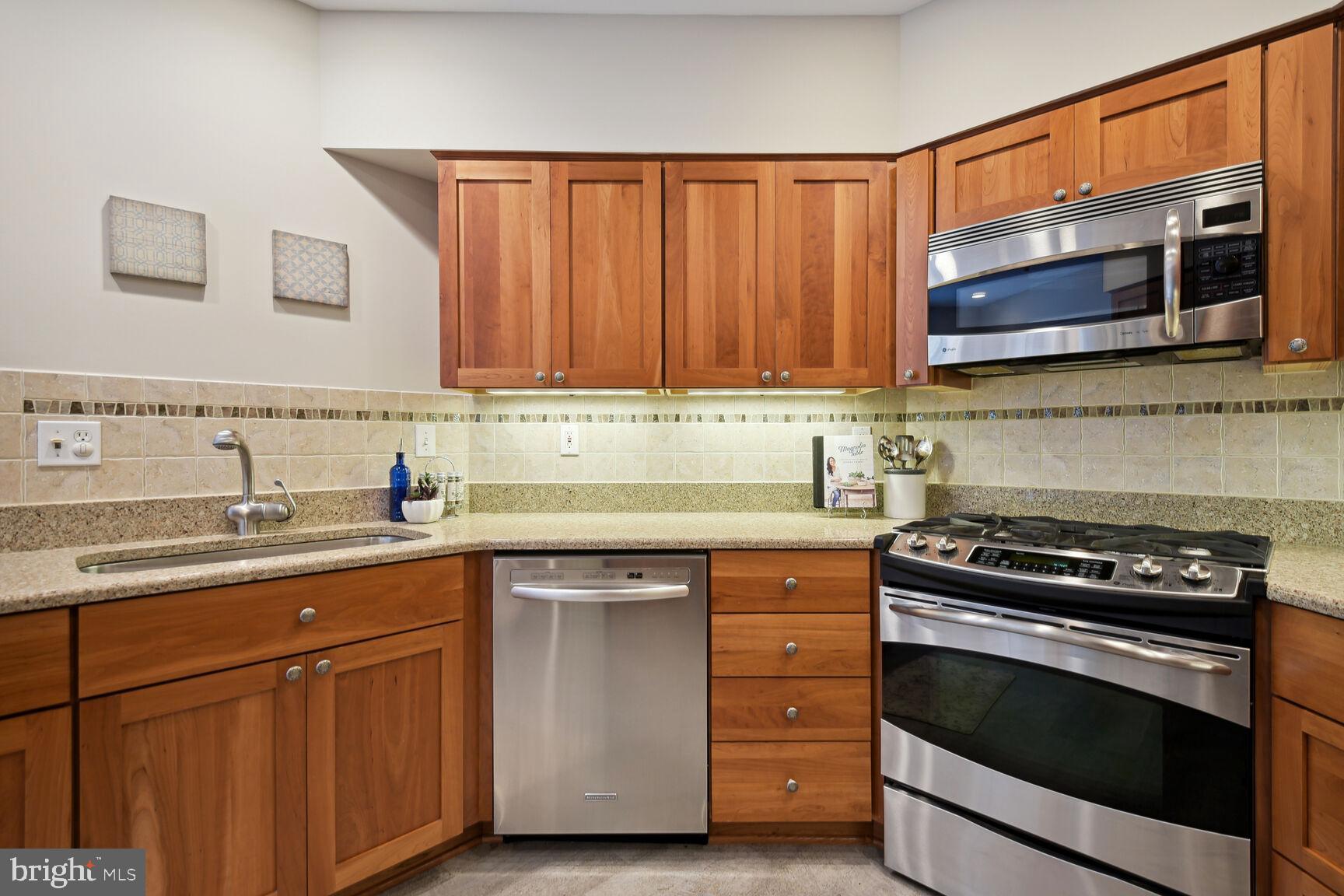 FALLSTONE - Residential