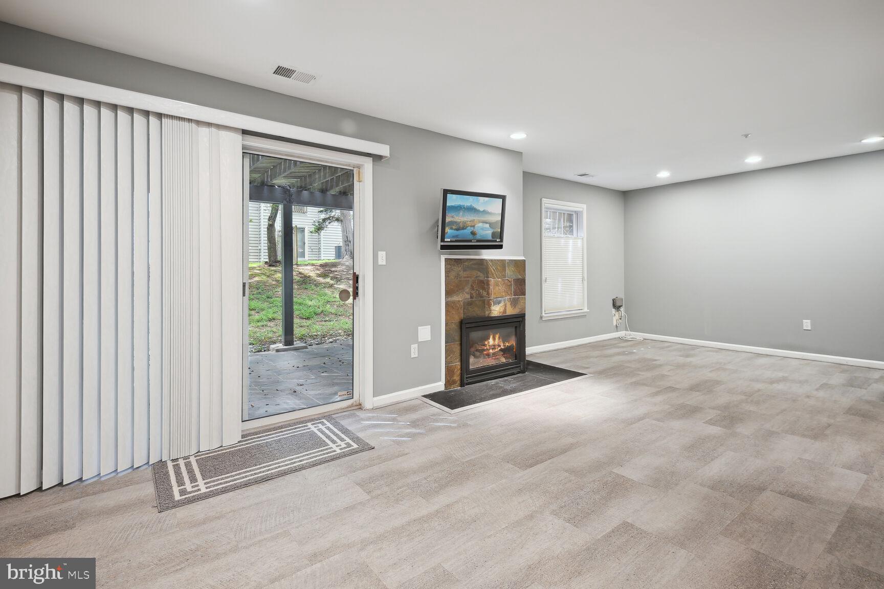 FALLSTONE - Residential