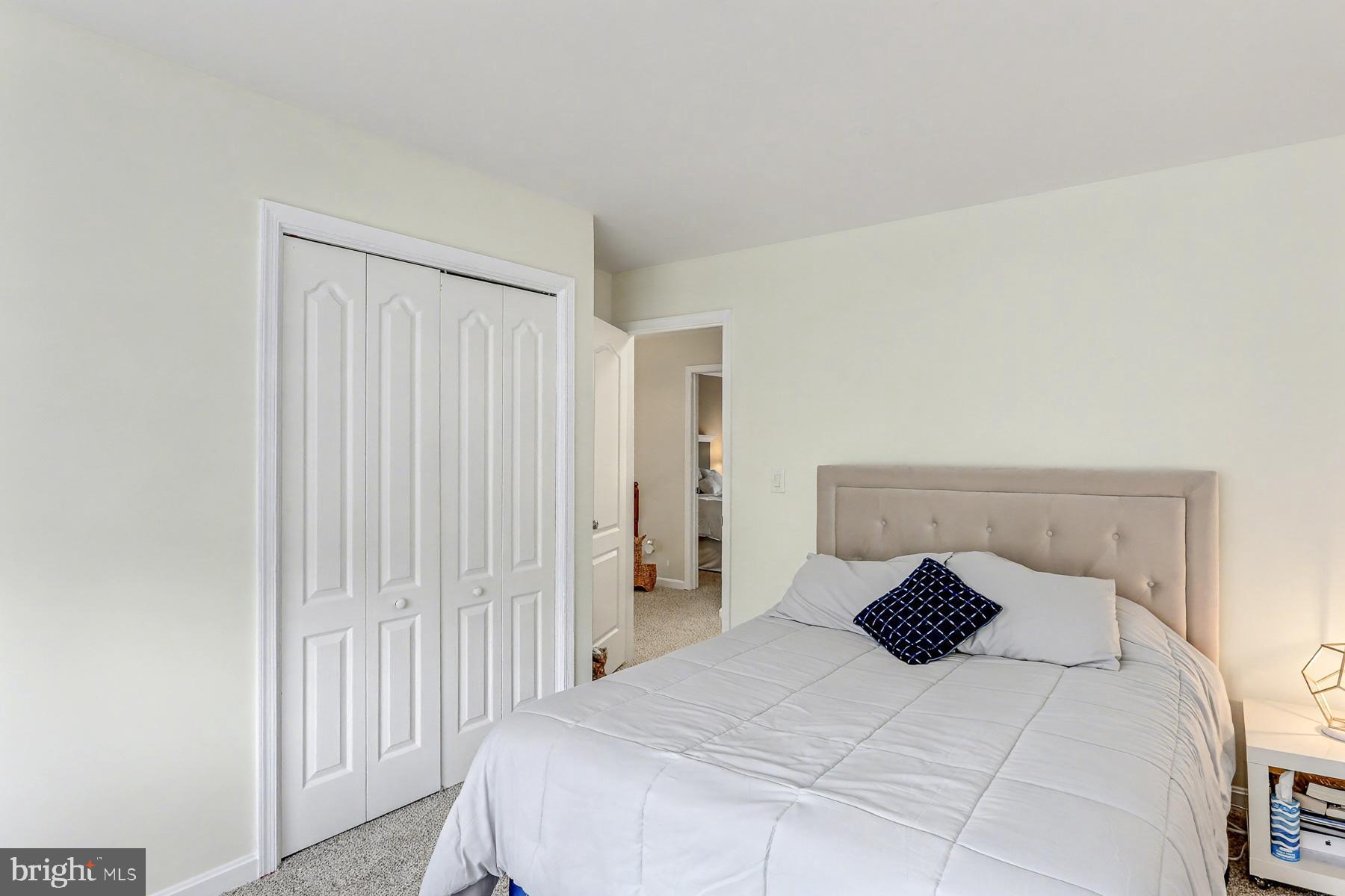 HIDDEN LAKE - Residential