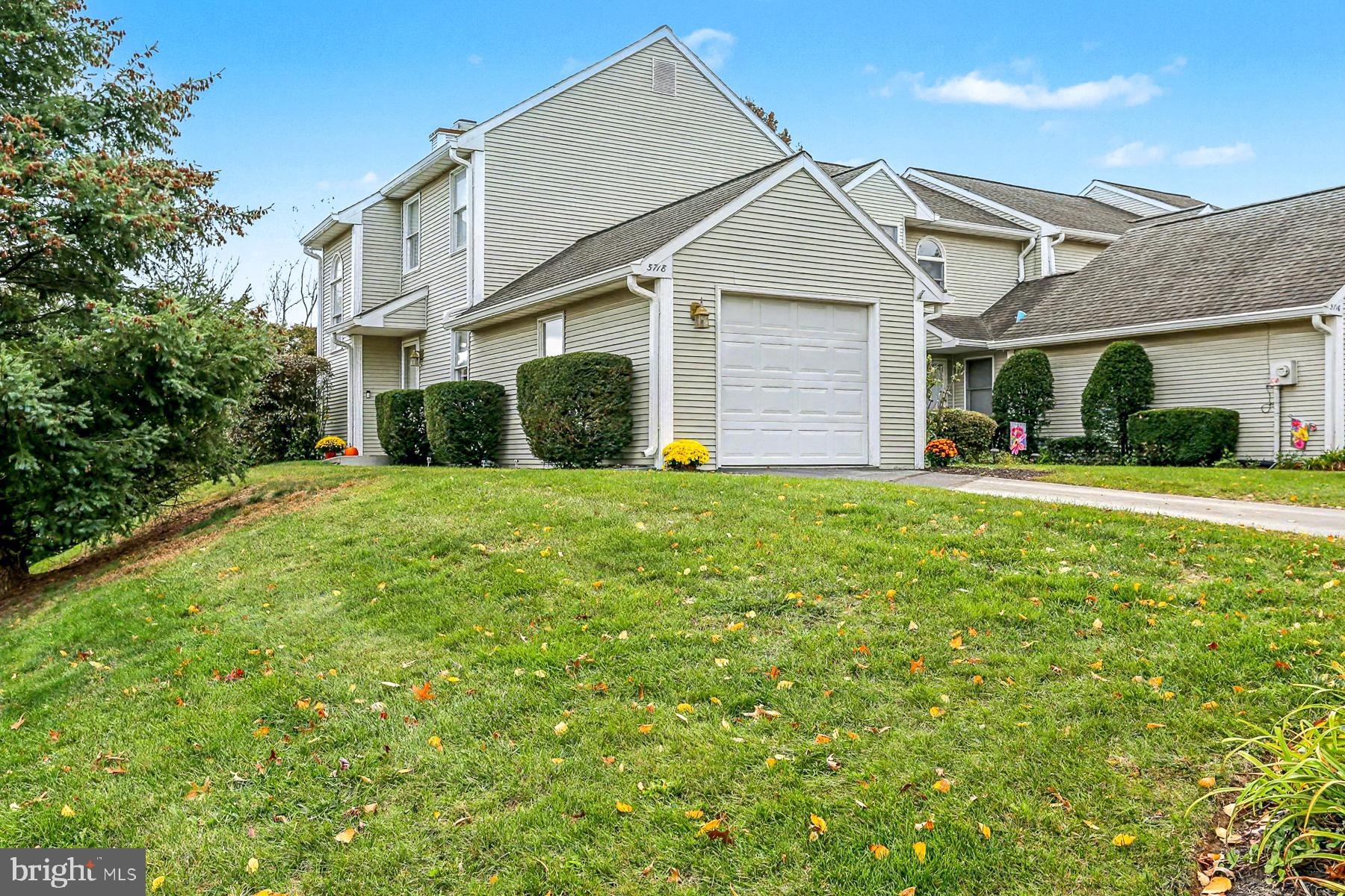 HIDDEN LAKE - Residential