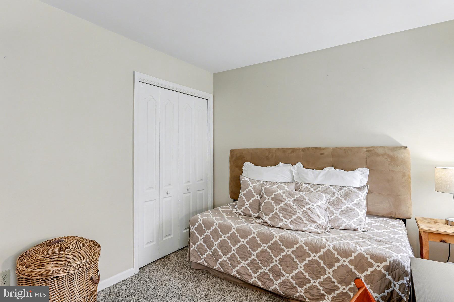 HIDDEN LAKE - Residential