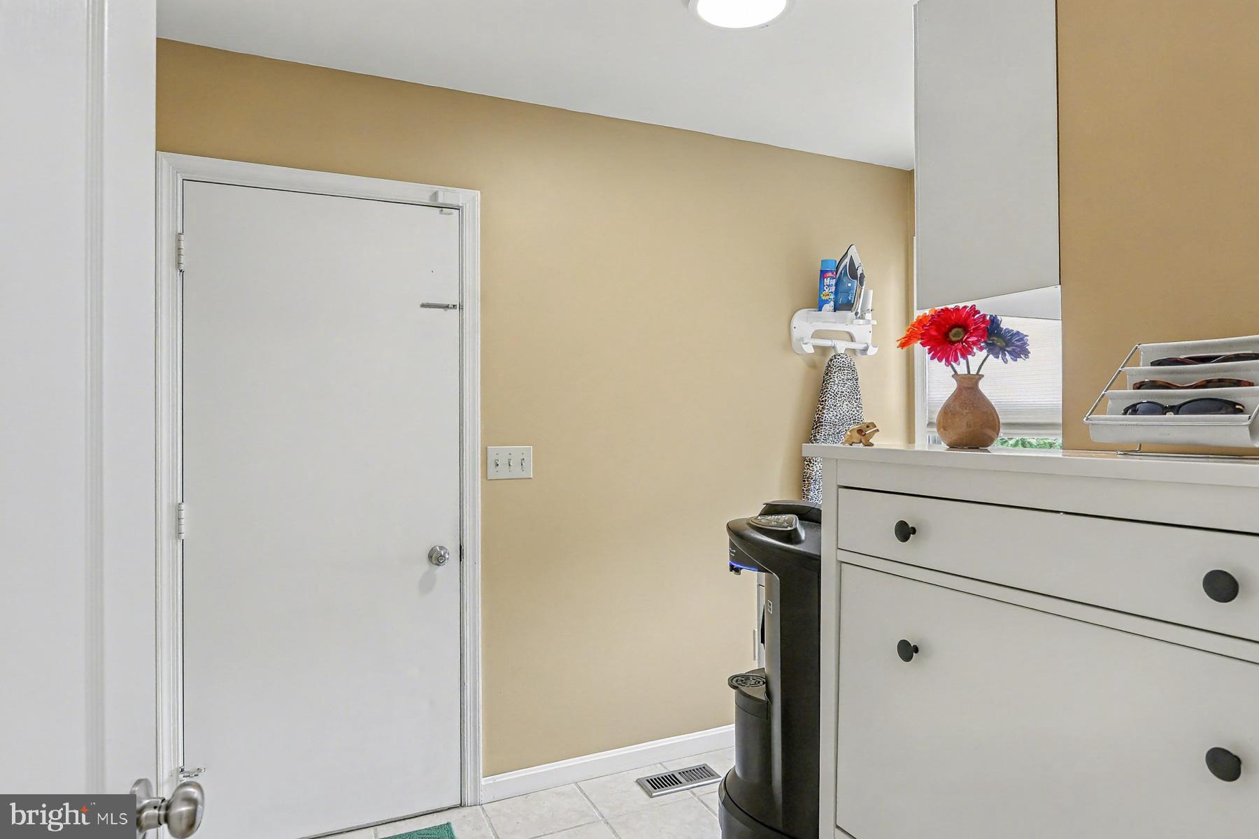 HIDDEN LAKE - Residential