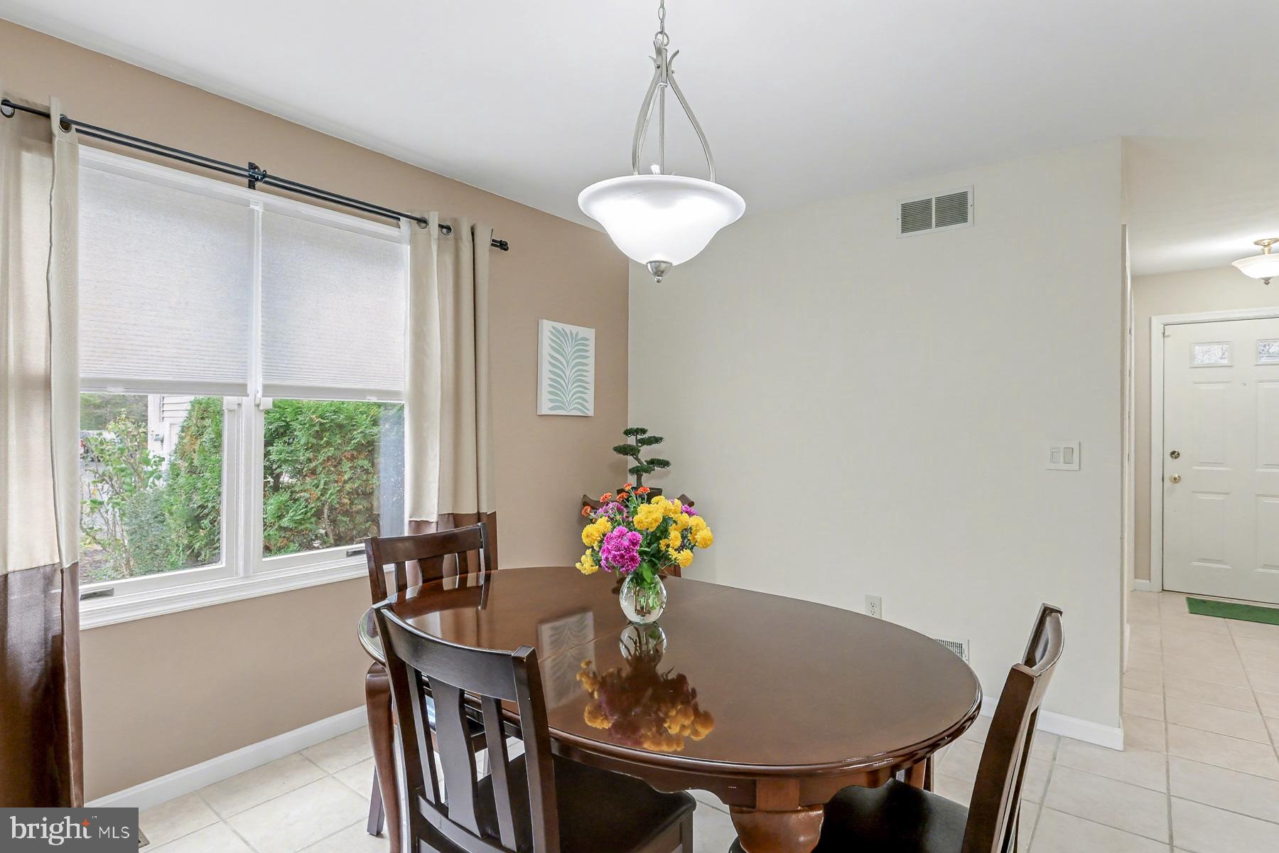 HIDDEN LAKE - Residential