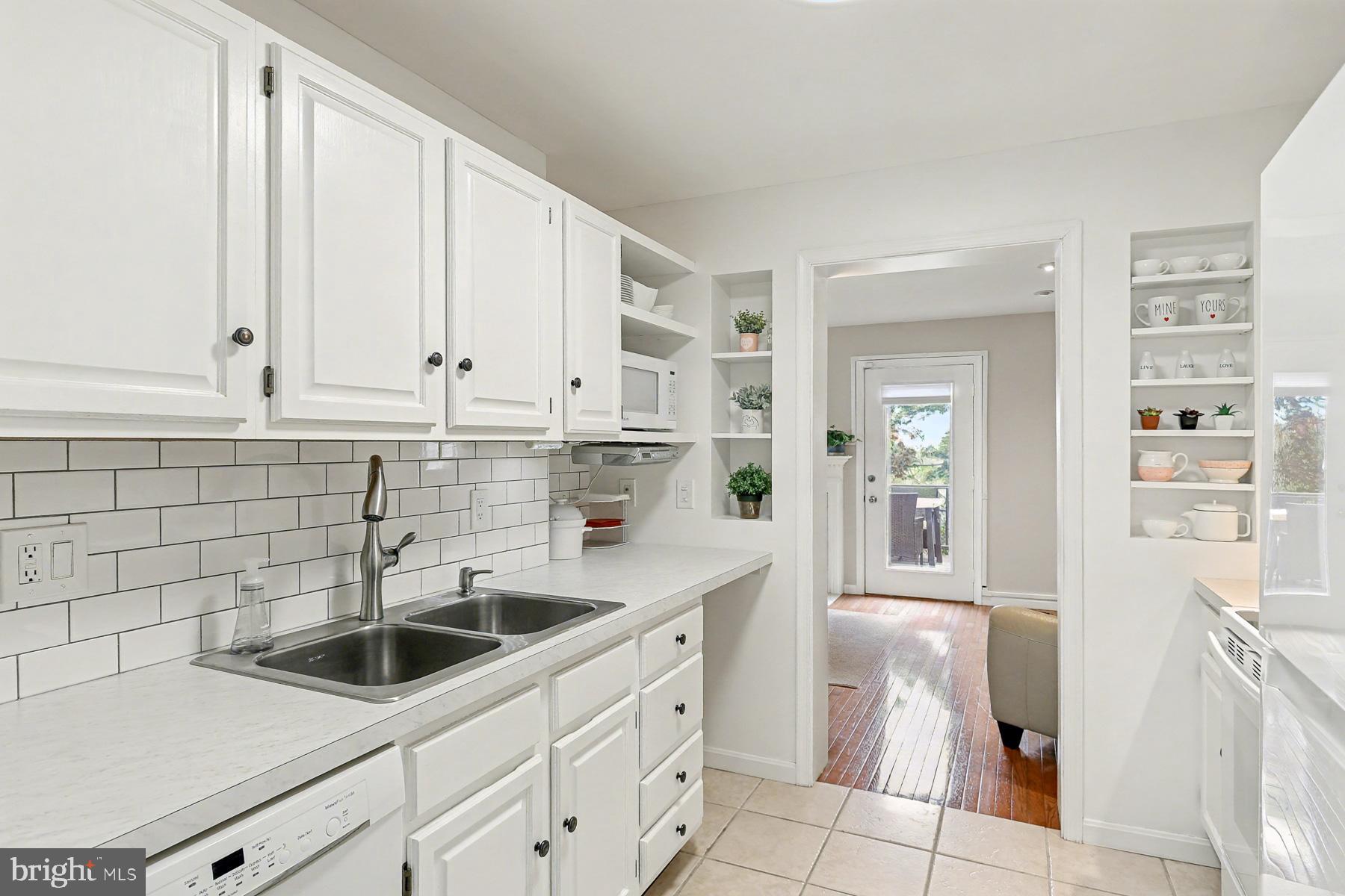 HIDDEN LAKE - Residential