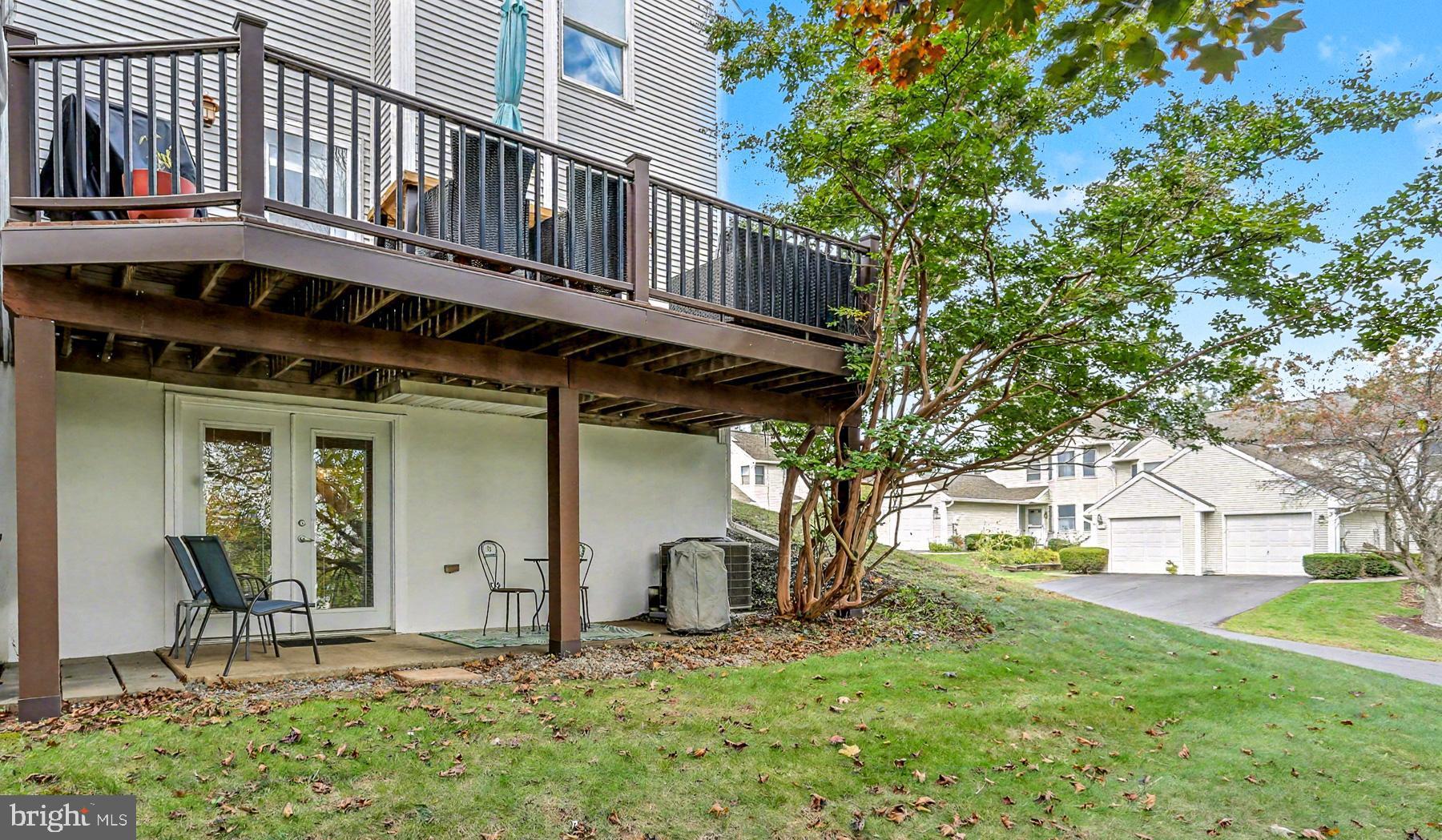 HIDDEN LAKE - Residential