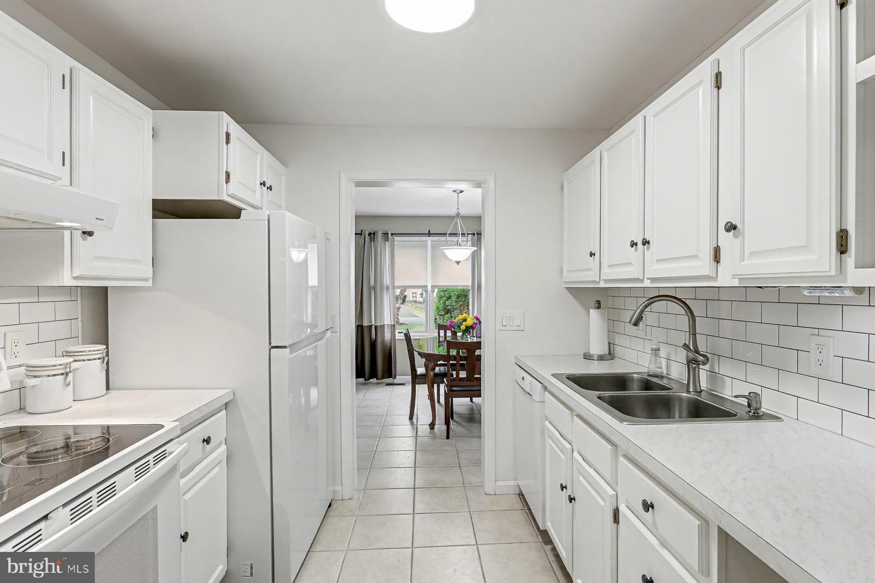 HIDDEN LAKE - Residential