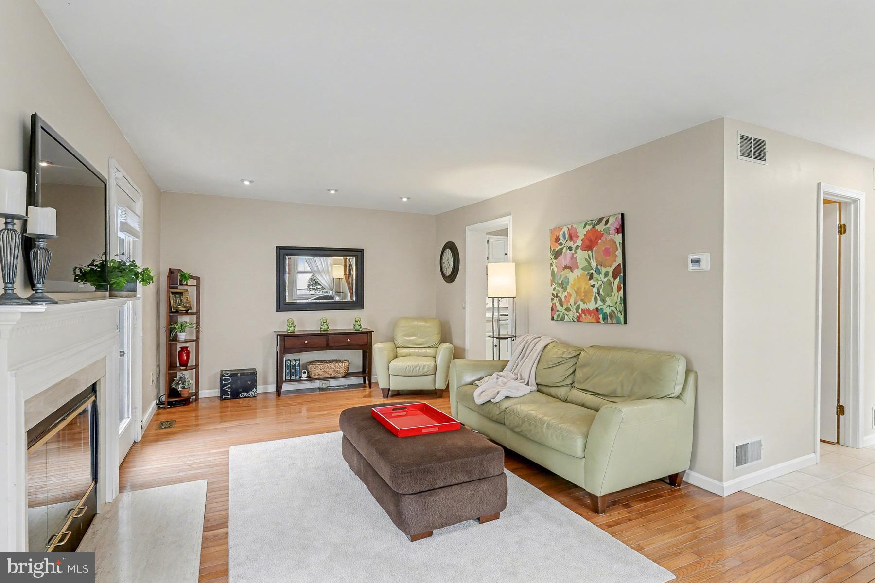 HIDDEN LAKE - Residential