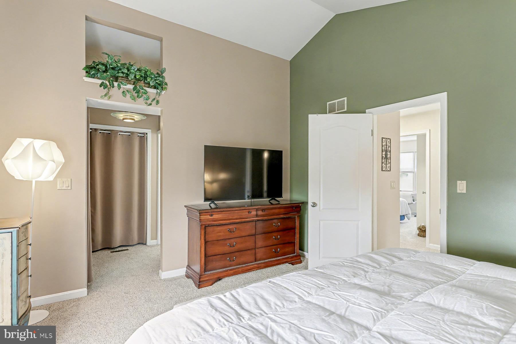 HIDDEN LAKE - Residential