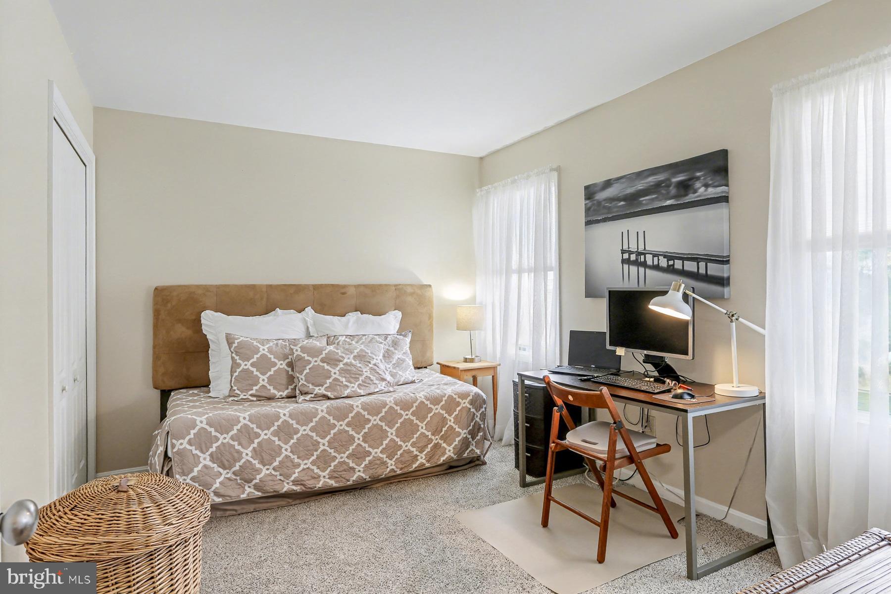 HIDDEN LAKE - Residential