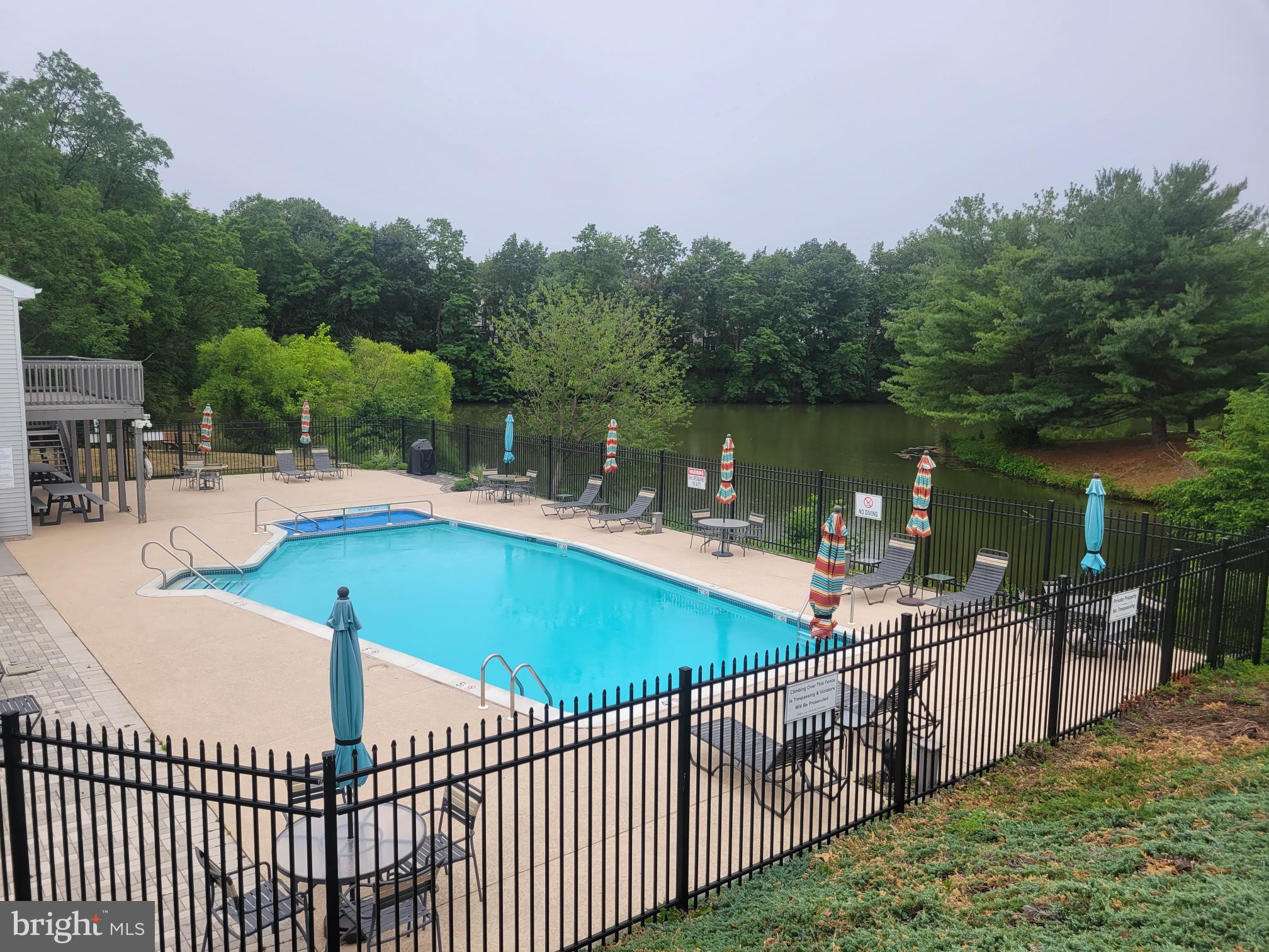 HIDDEN LAKE - Residential