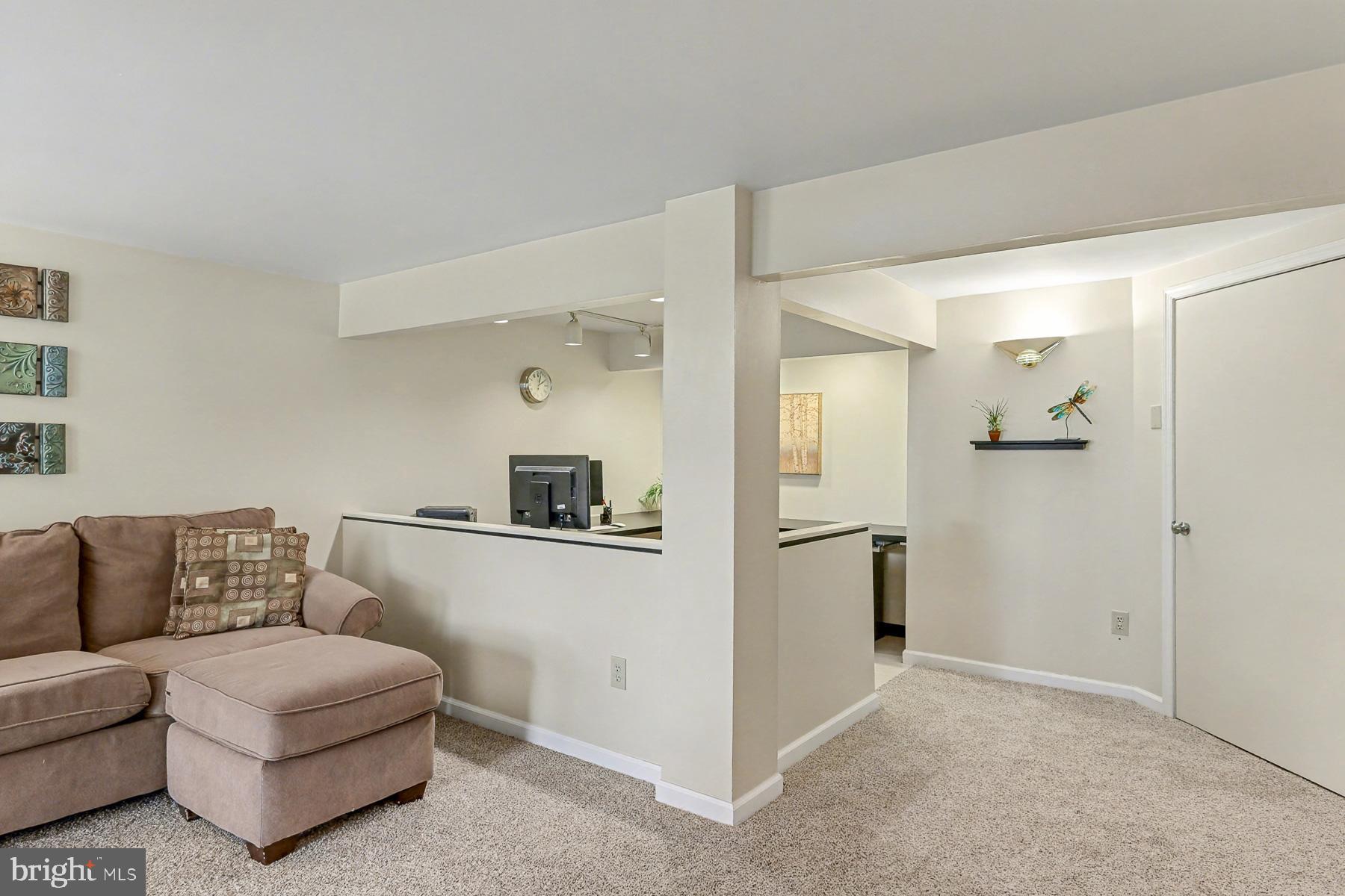 HIDDEN LAKE - Residential